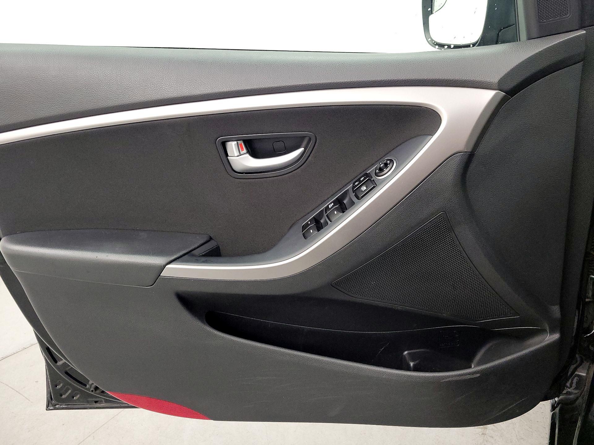 Thumbnail: 2016 Hyundai Elantra - 12