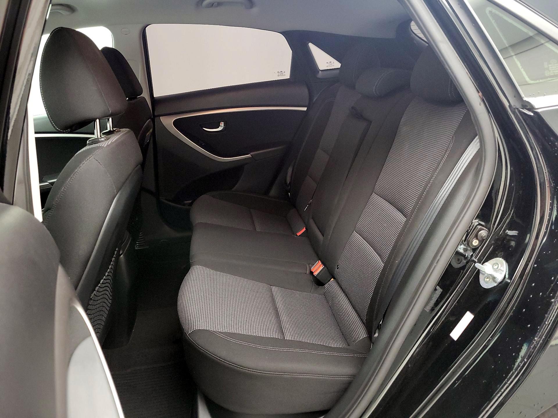 Thumbnail: 2016 Hyundai Elantra - 18