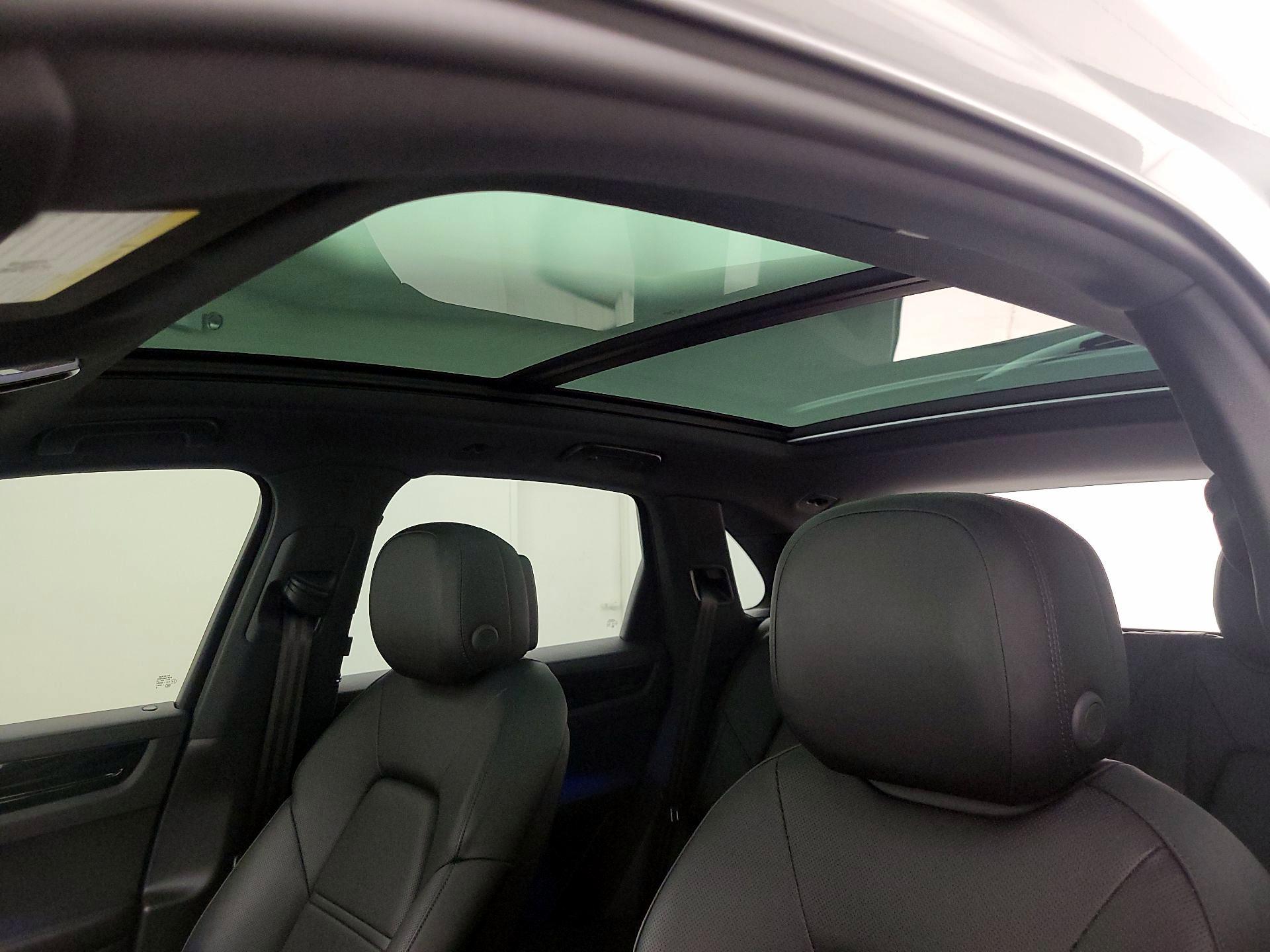 Thumbnail: 2019 Porsche Cayenne - 20