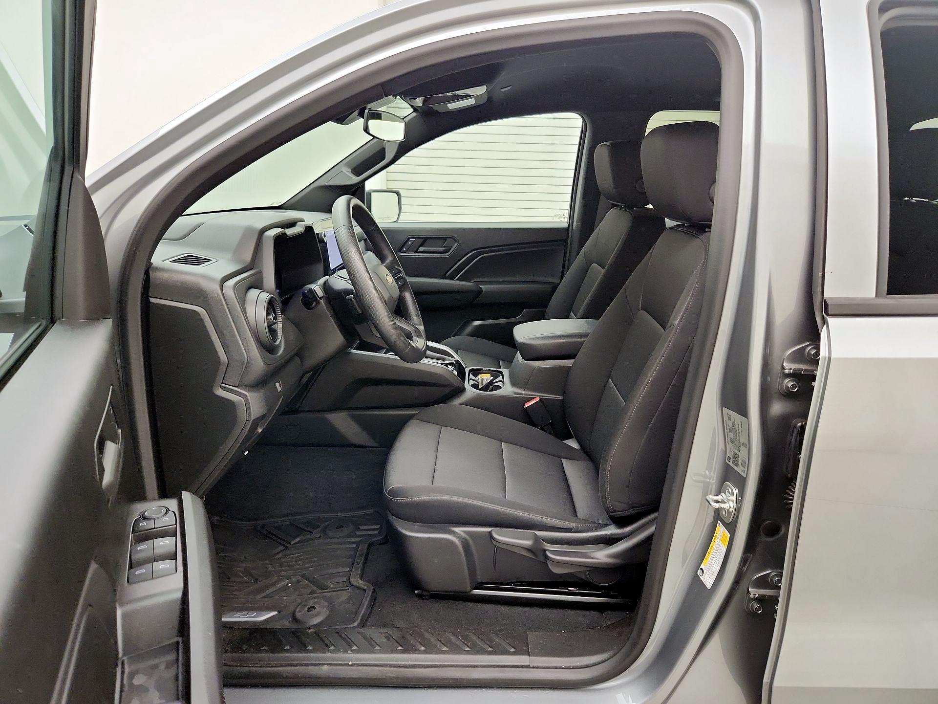 Thumbnail: 2024 Chevrolet Colorado - 11