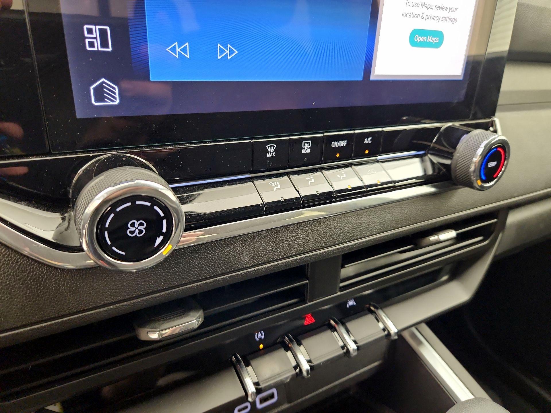 Thumbnail: 2024 Chevrolet Colorado - 17