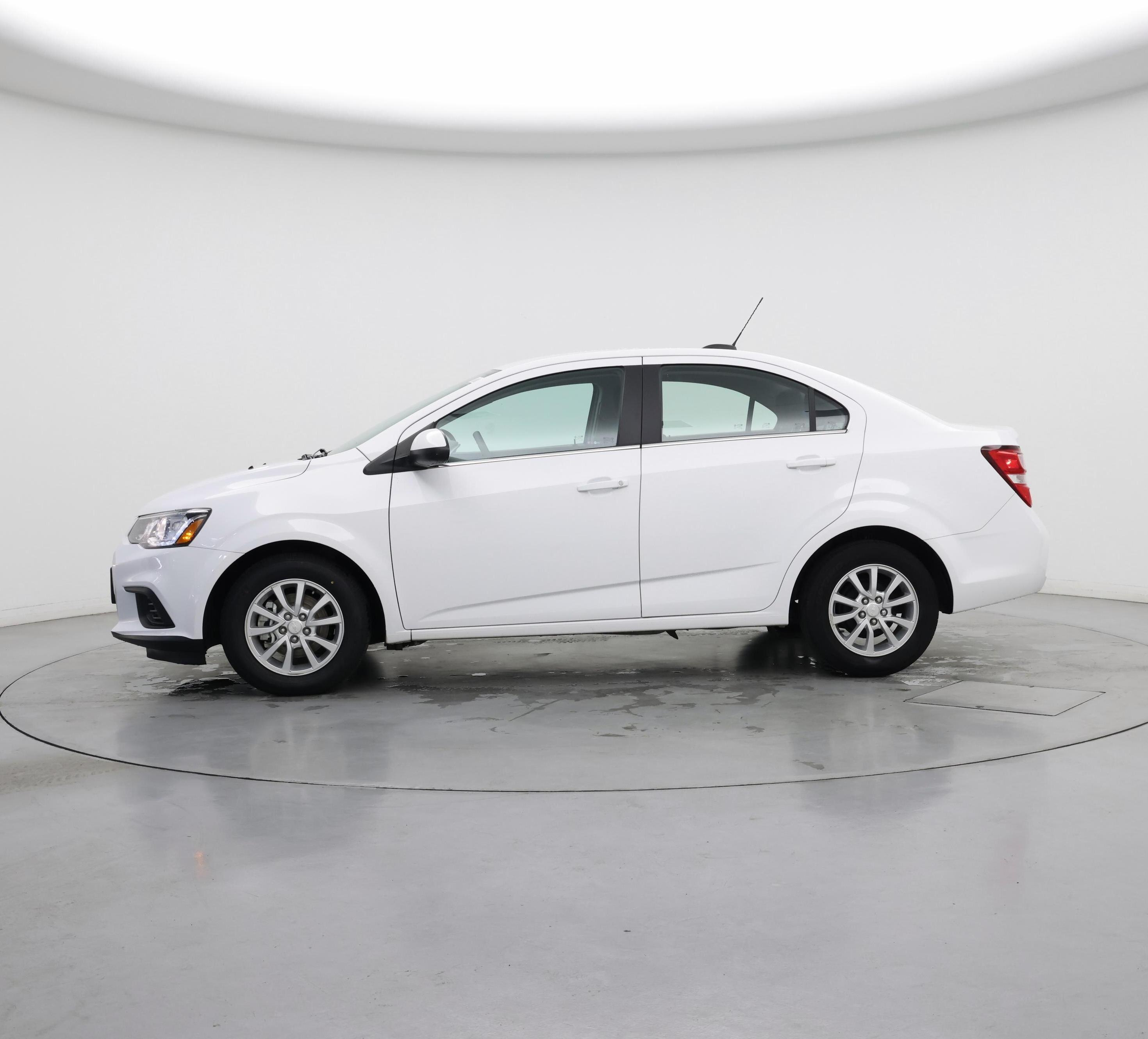 Thumbnail: 2017 Chevrolet Sonic - 3