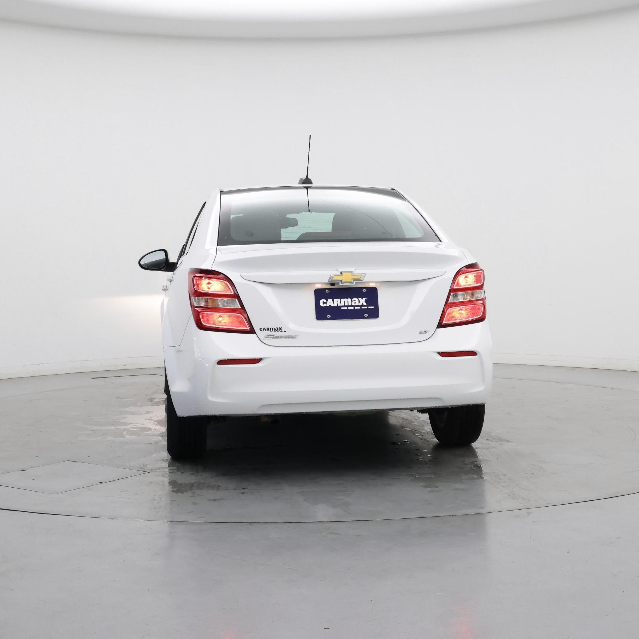Thumbnail: 2017 Chevrolet Sonic - 6