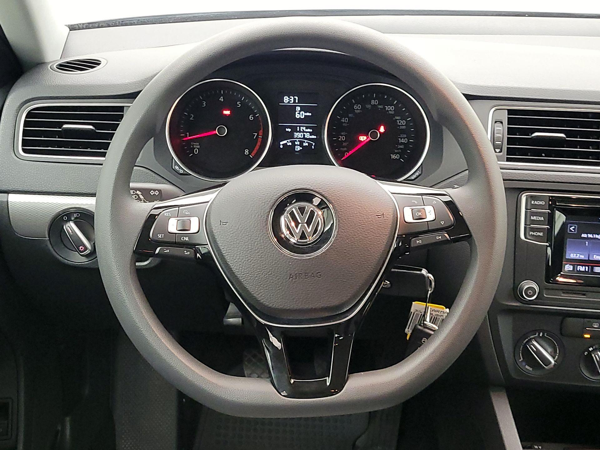 Thumbnail: 2017 Volkswagen Jetta - 10