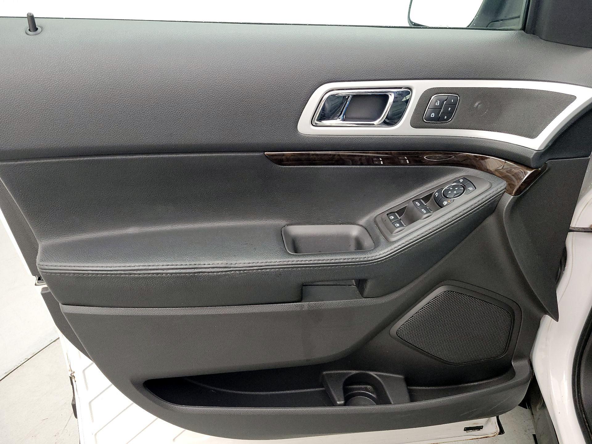 Thumbnail: 2014 Ford Explorer - 12