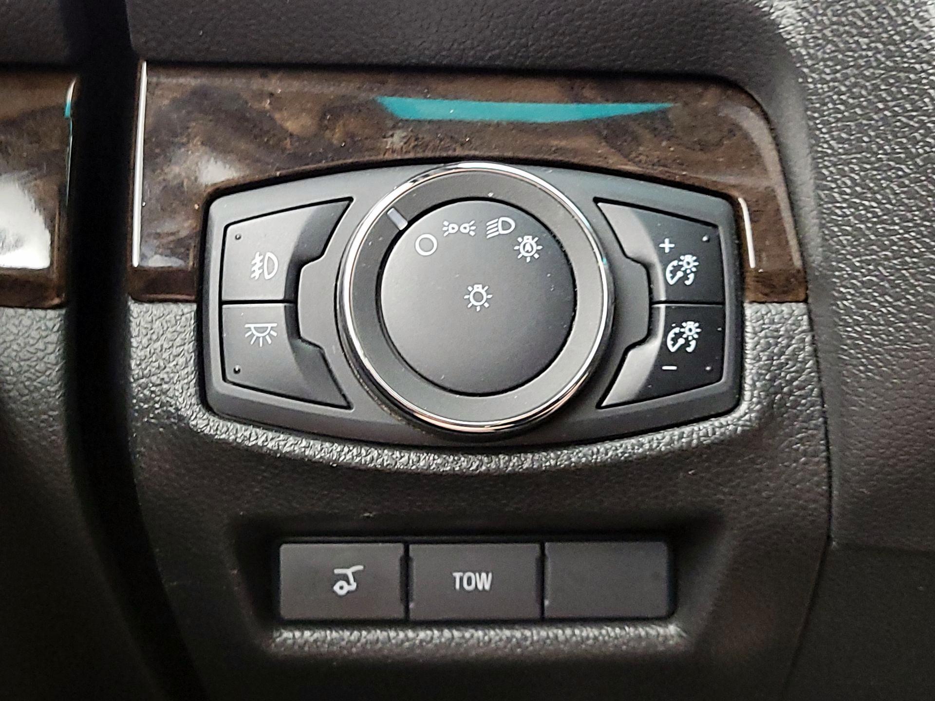 Thumbnail: 2014 Ford Explorer - 13