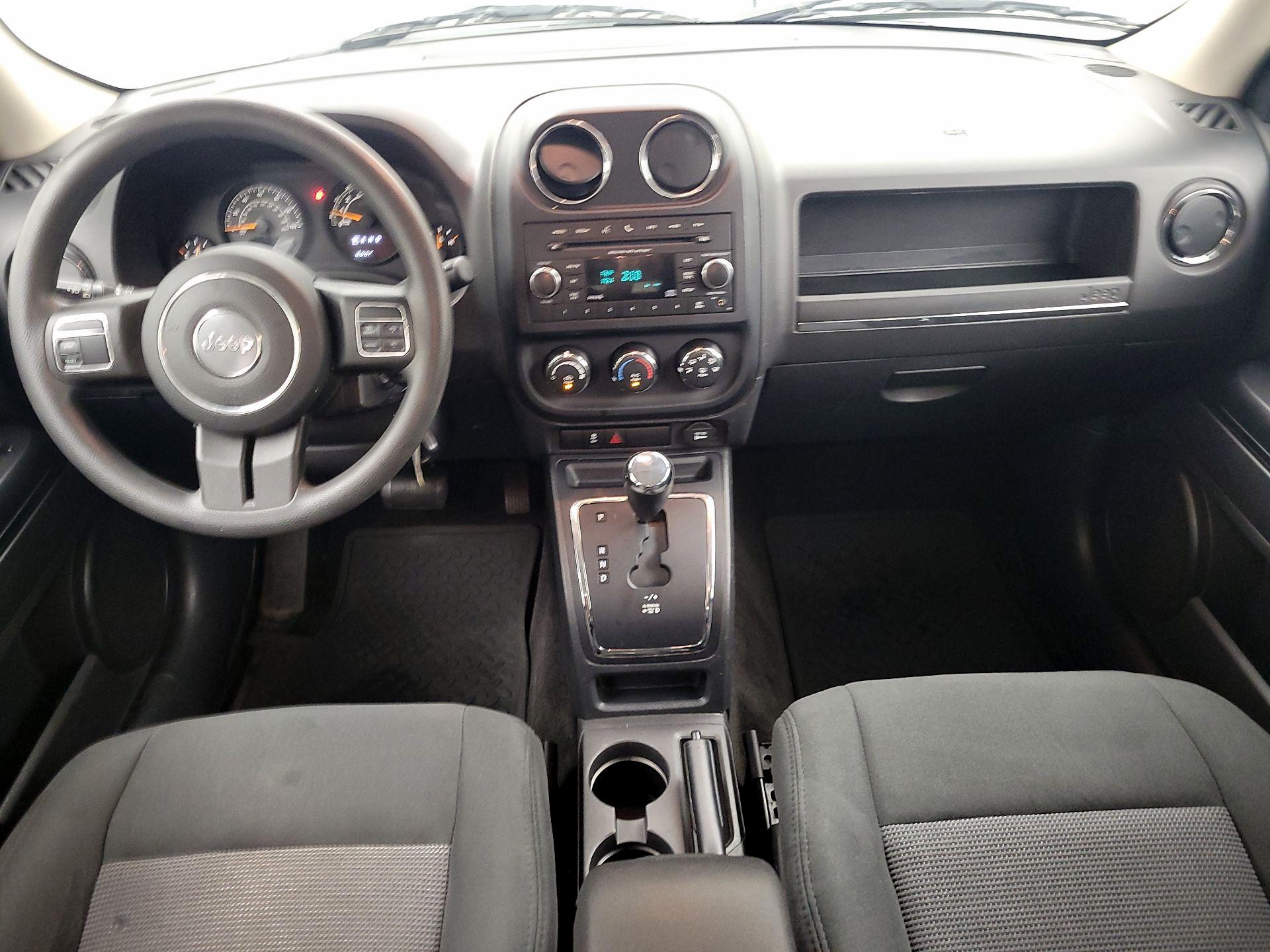 Thumbnail: 2015 Jeep Patriot - 9