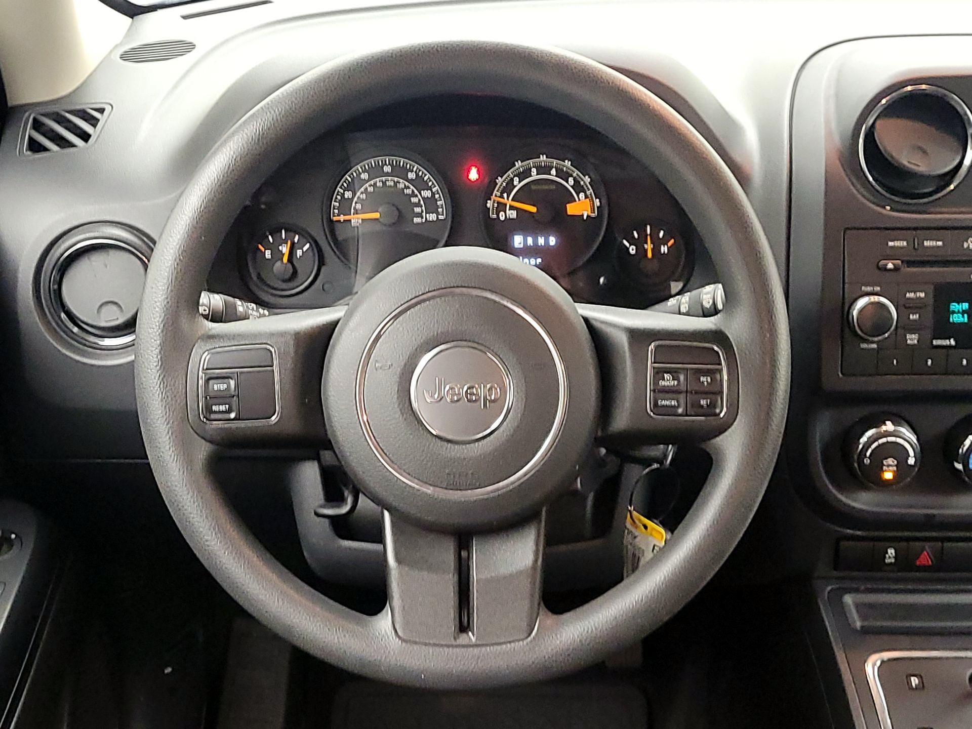 Thumbnail: 2015 Jeep Patriot - 10