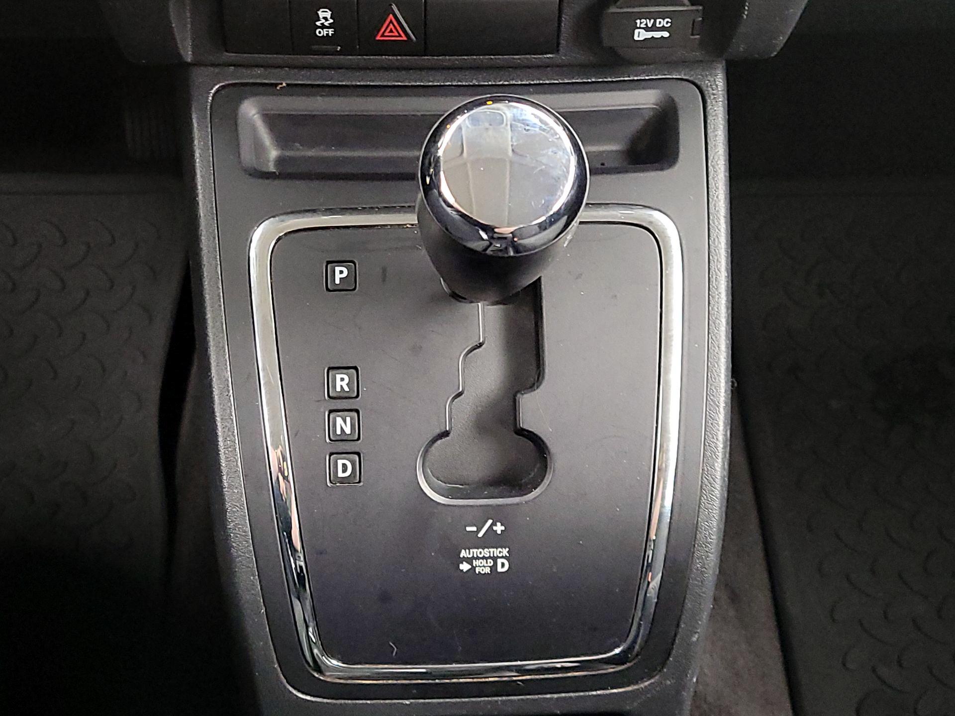 Thumbnail: 2015 Jeep Patriot - 15
