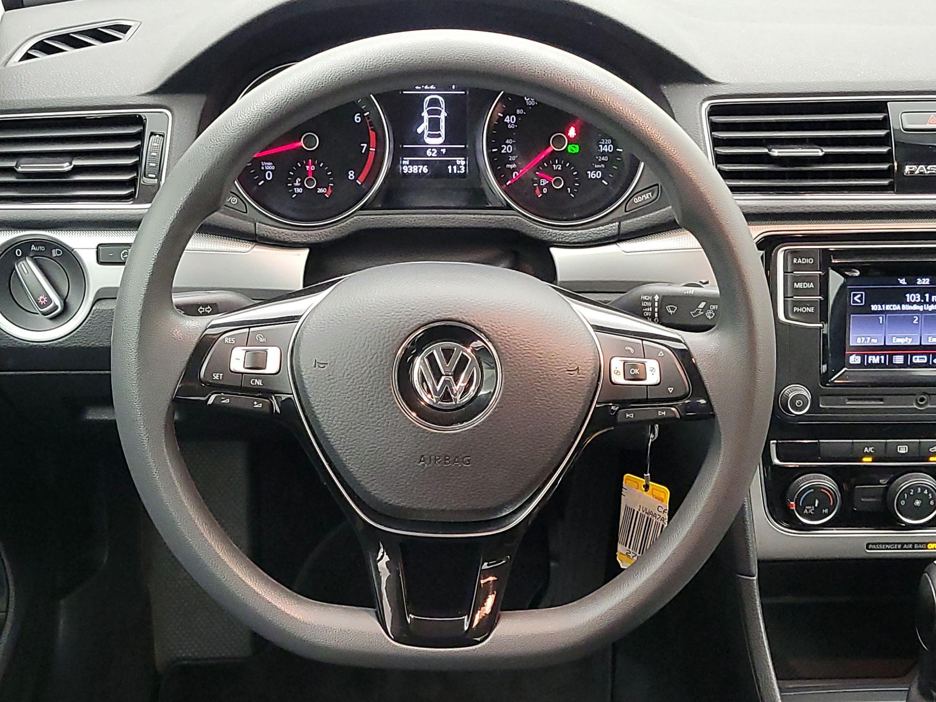 Thumbnail: 2018 Volkswagen Passat - 10