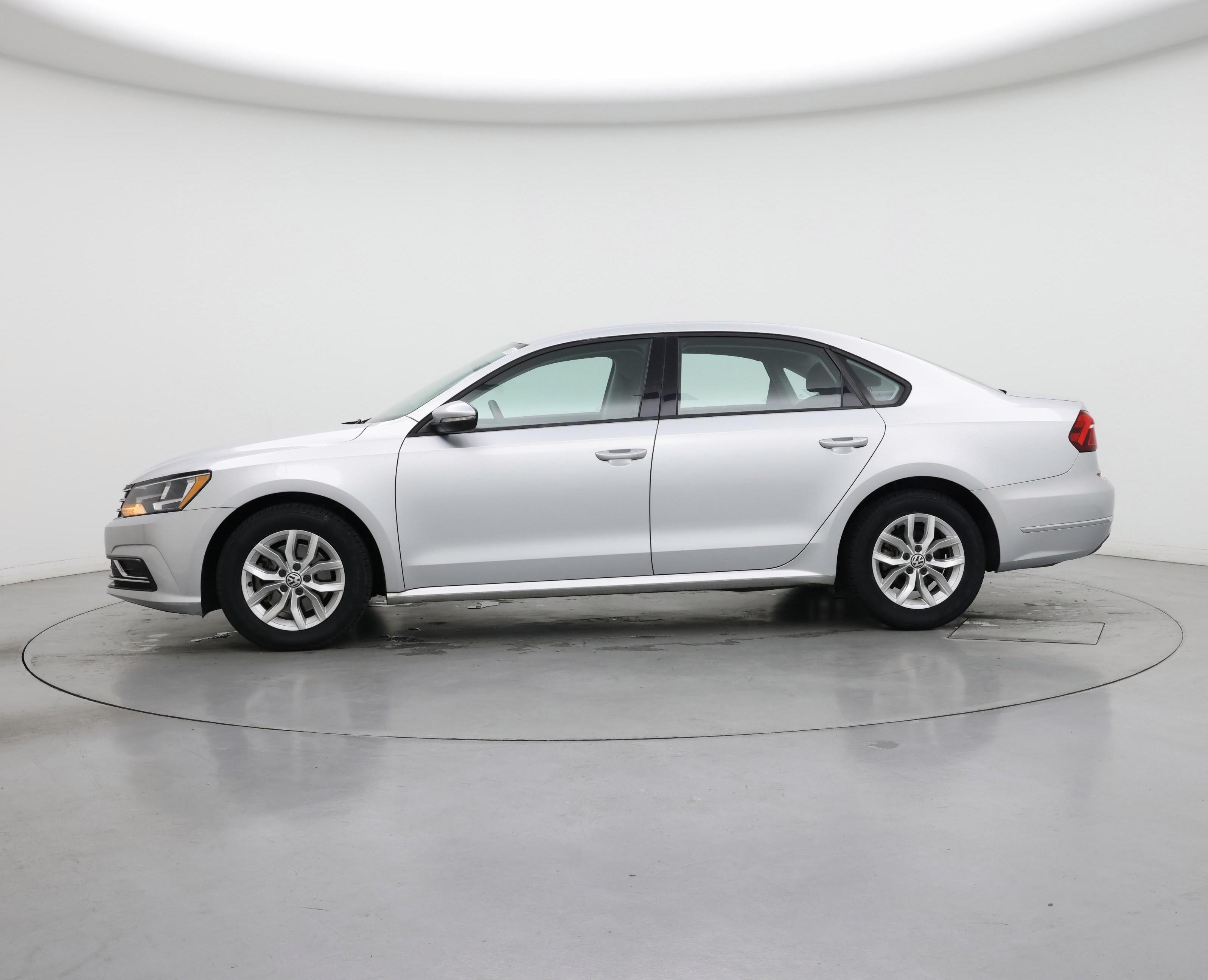 Thumbnail: 2018 Volkswagen Passat - 3