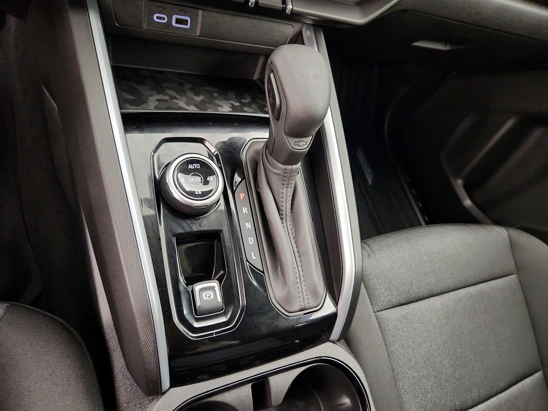 Thumbnail: 2024 Chevrolet Colorado - 17