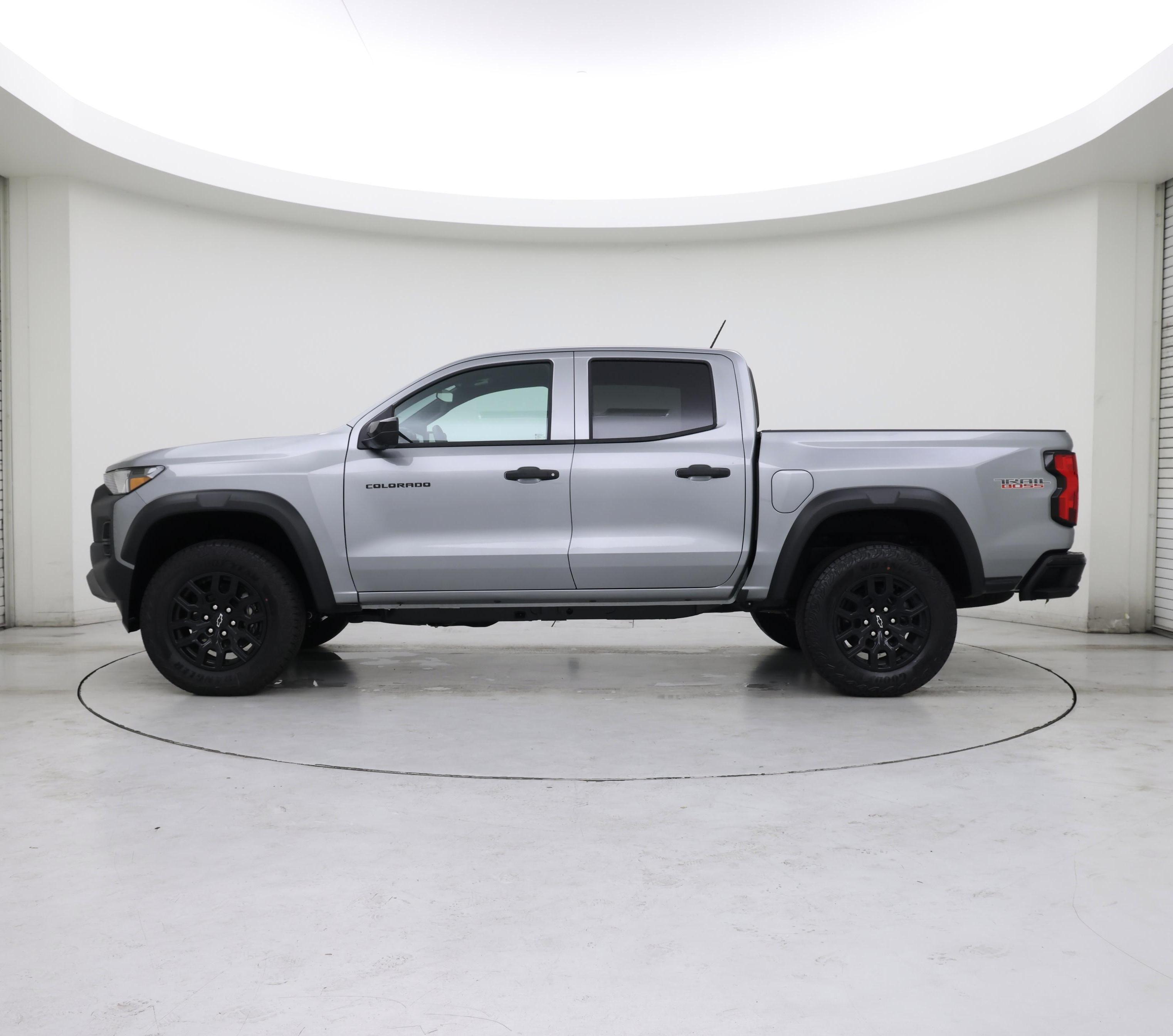 Thumbnail: 2024 Chevrolet Colorado - 3