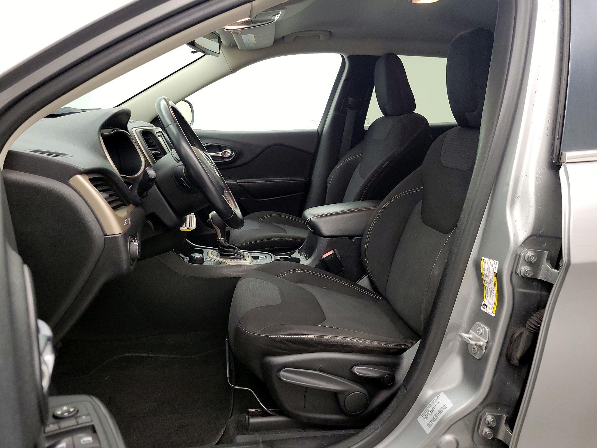 Thumbnail: 2015 Jeep Cherokee - 11