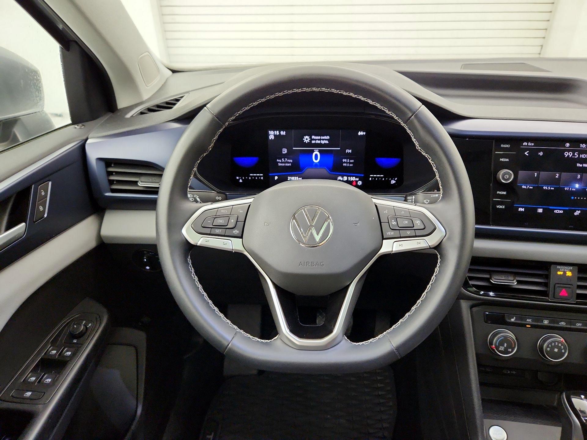 Thumbnail: 2022 Volkswagen Taos - 10