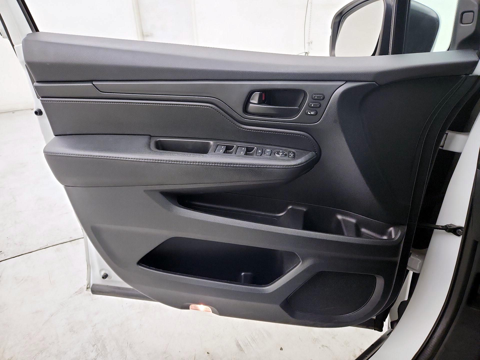 Thumbnail: 2021 Honda Odyssey - 12