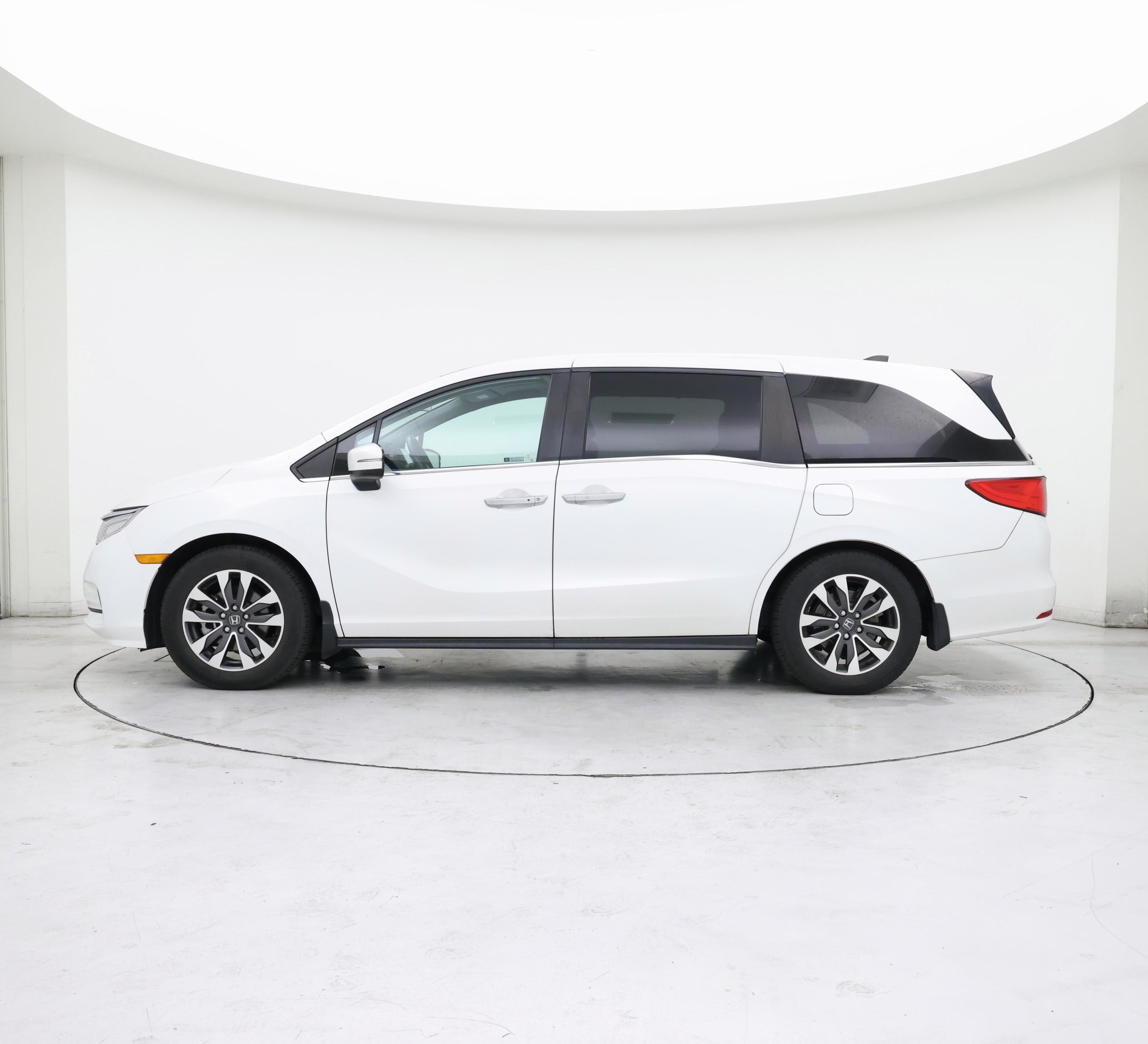 Thumbnail: 2021 Honda Odyssey - 3