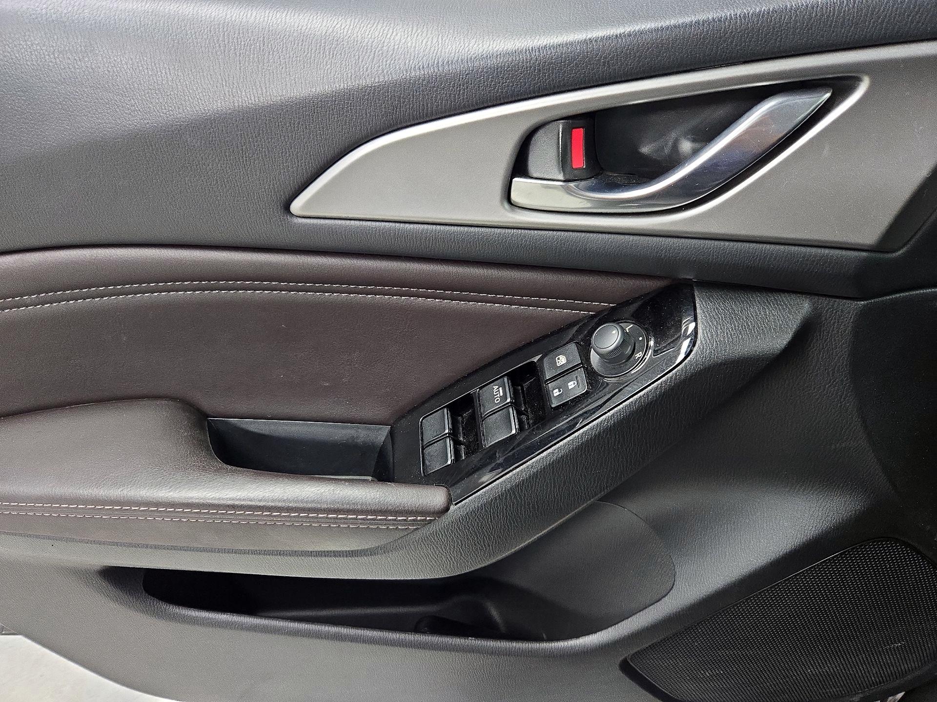 Thumbnail: 2018 Mazda Mazda3 - 12