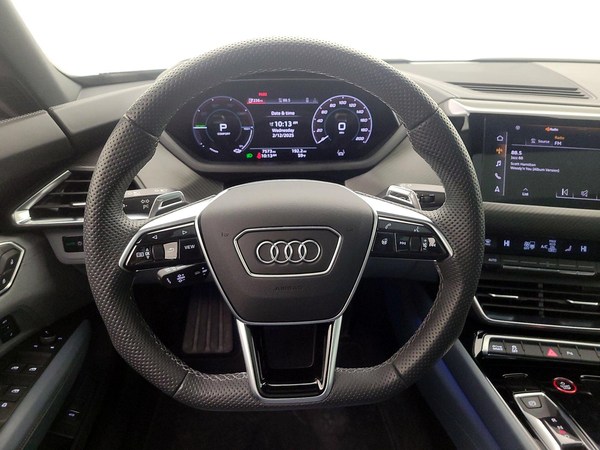 Thumbnail: 2023 Audi e-tron GT - 10