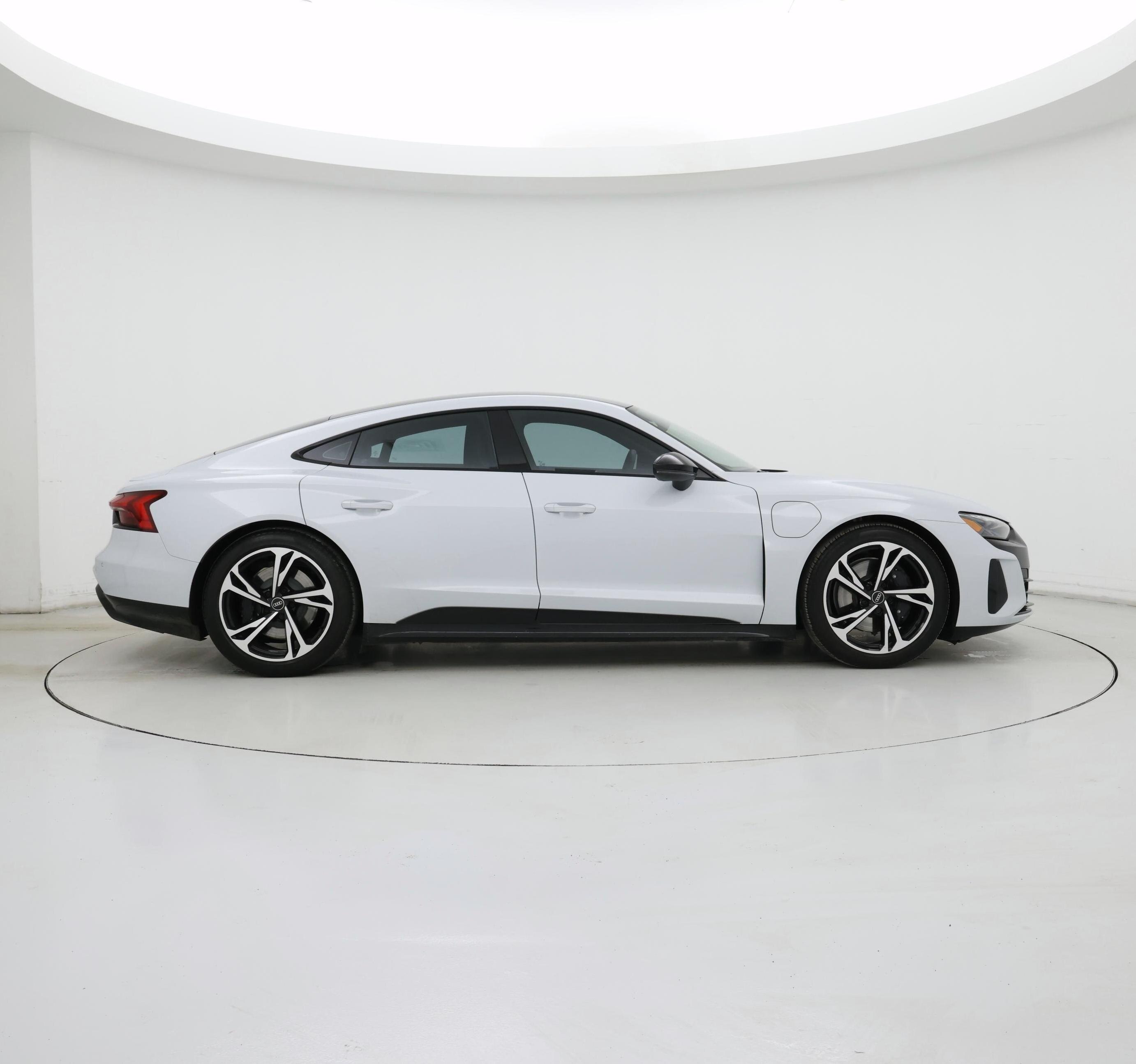 Thumbnail: 2023 Audi e-tron GT - 7