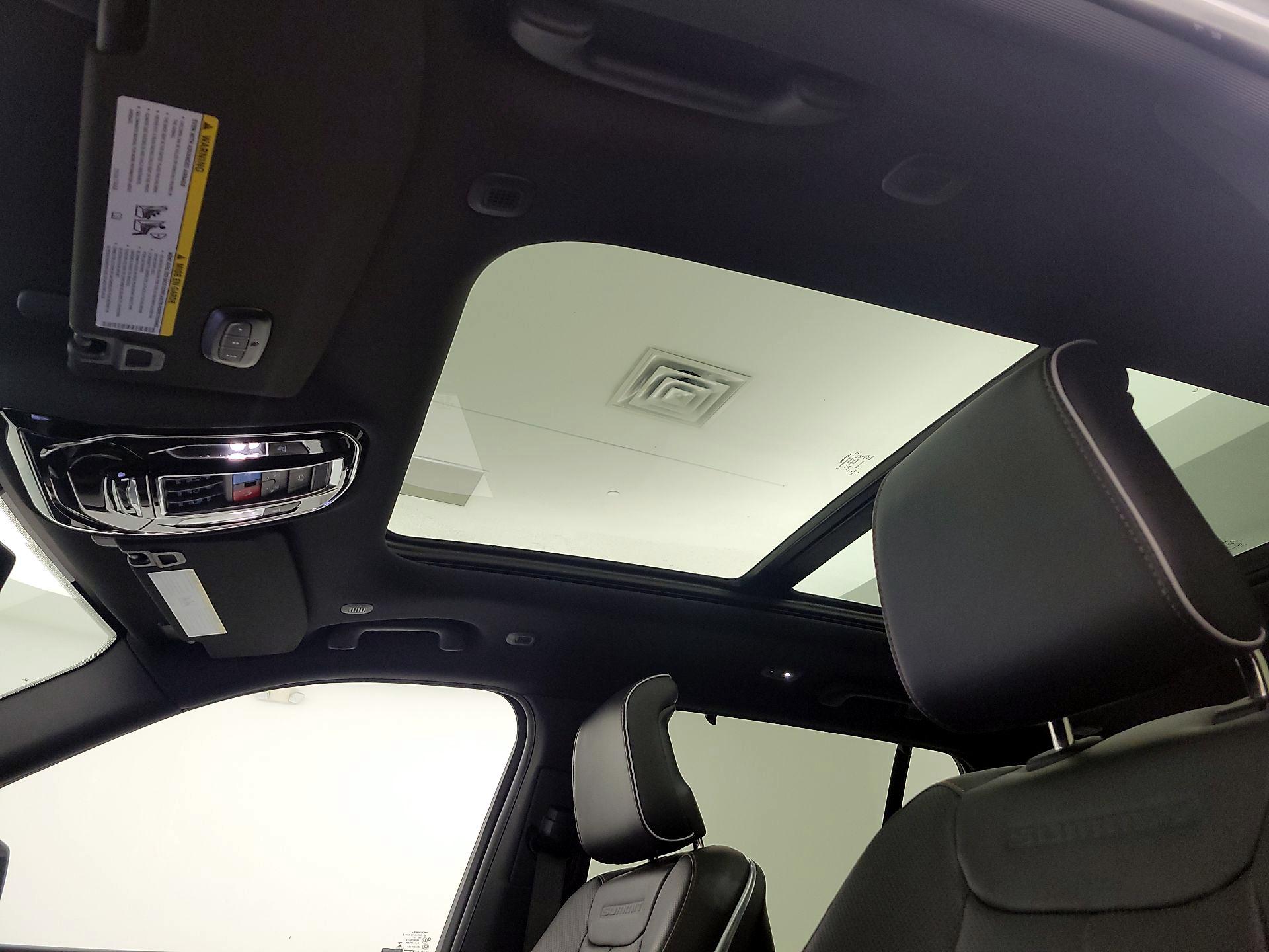 Thumbnail: 2022 Jeep Grand Cherokee - 20