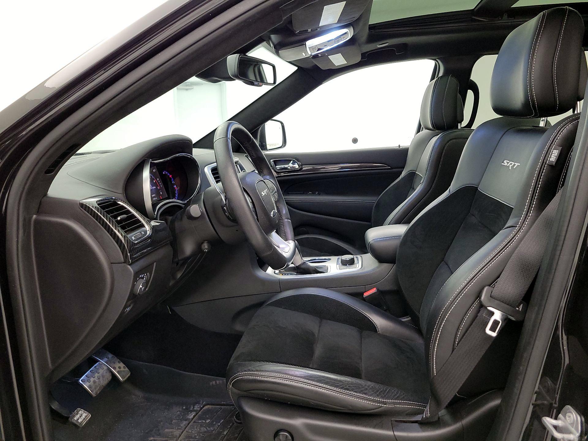 Thumbnail: 2016 Jeep Grand Cherokee - 11