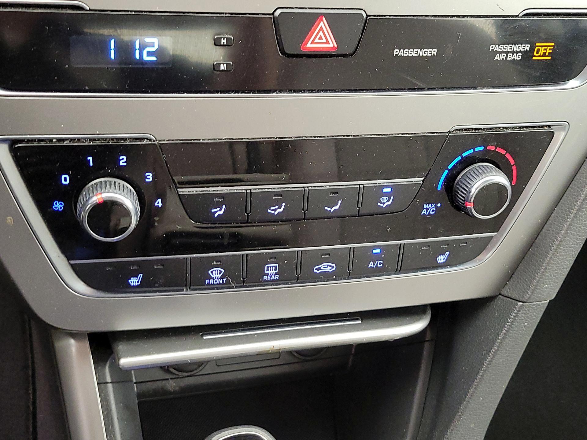 Thumbnail: 2015 Hyundai Sonata - 16