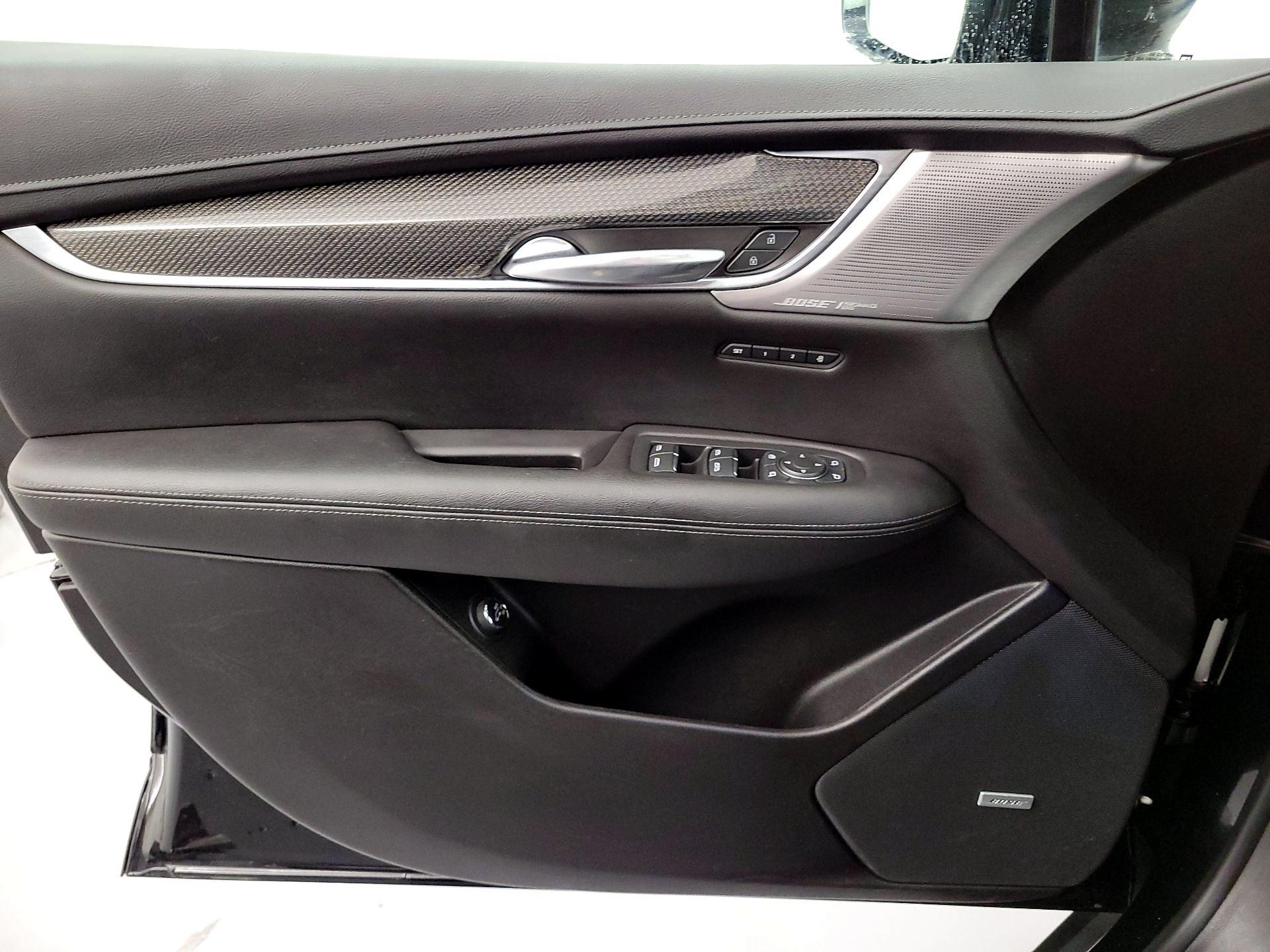 Thumbnail: 2021 Cadillac XT5 - 12