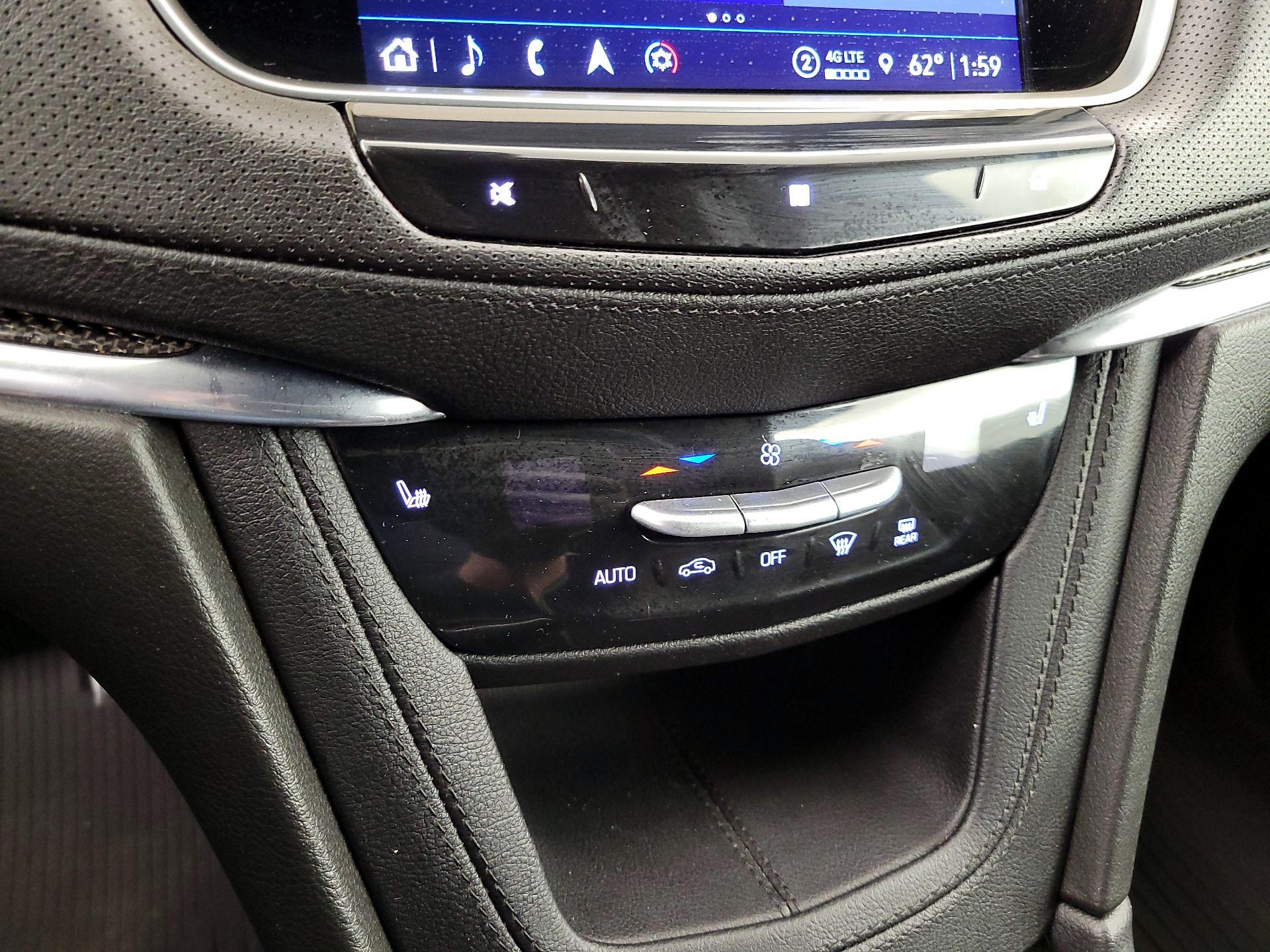 Thumbnail: 2021 Cadillac XT5 - 17