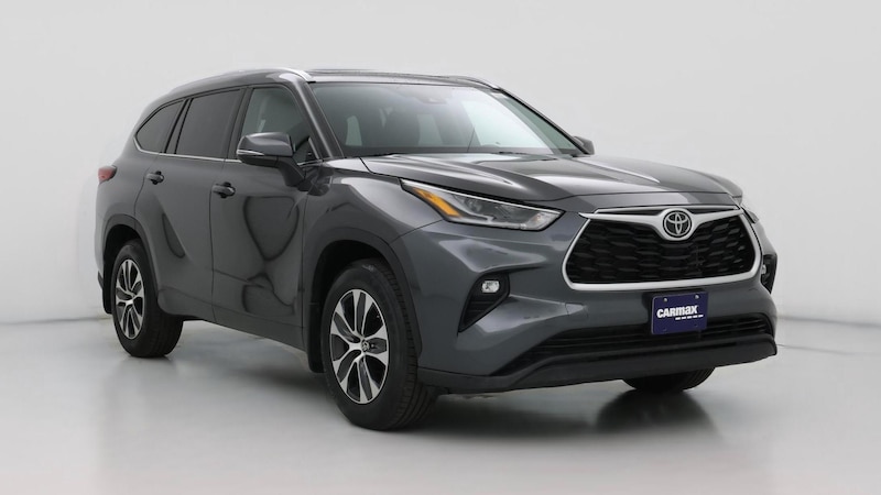 2021 Toyota Highlander XLE Hero Image