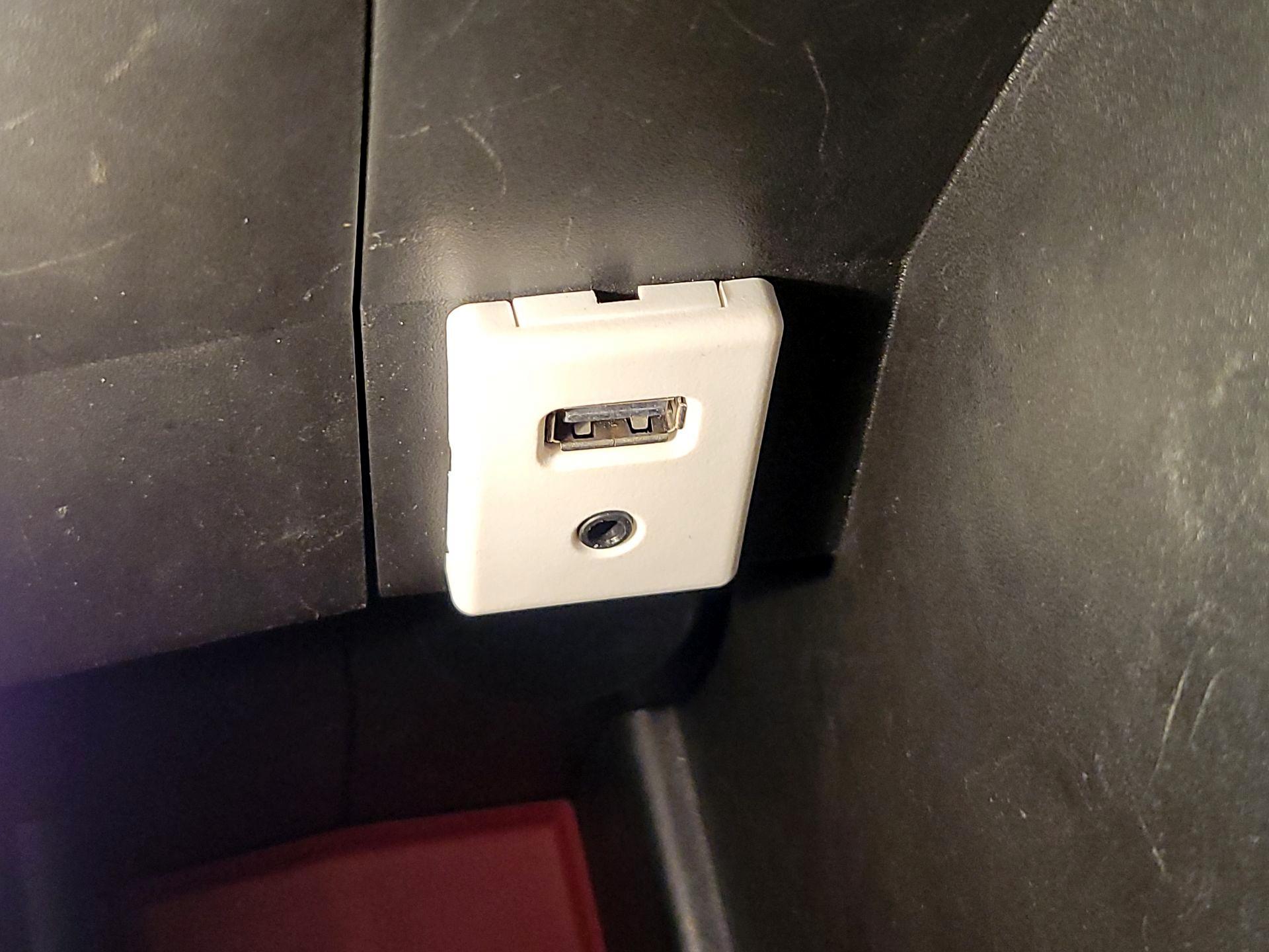 Thumbnail: 2017 Chevrolet Equinox - 17