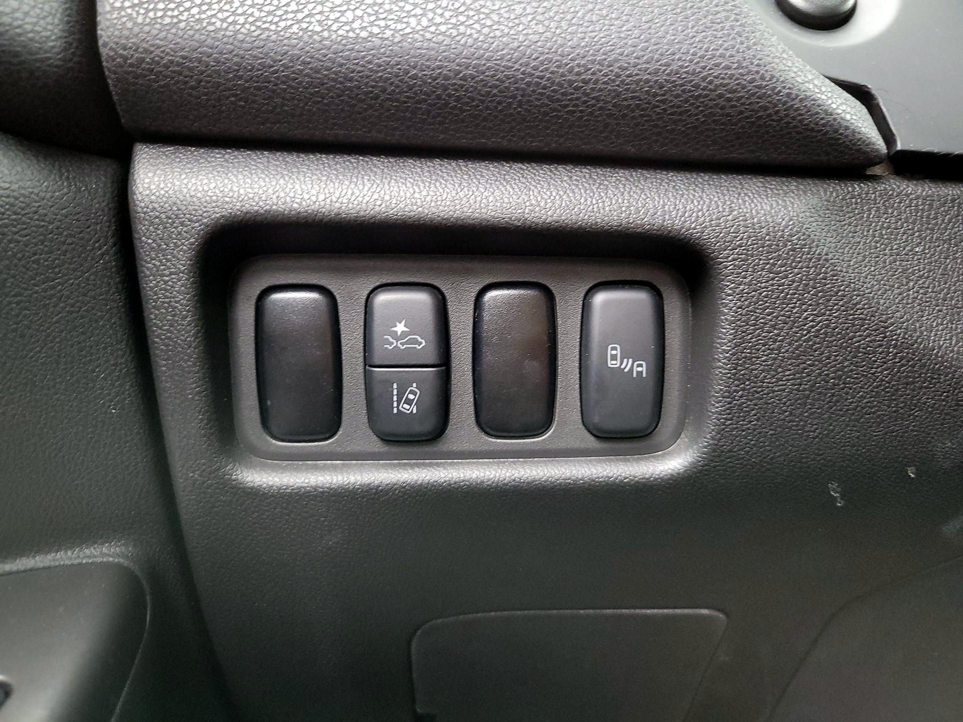 Thumbnail: 2023 Mitsubishi Outlander Sport - 13