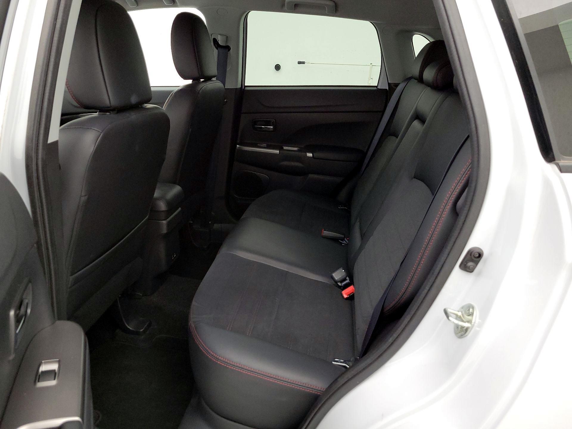 Thumbnail: 2023 Mitsubishi Outlander Sport - 19