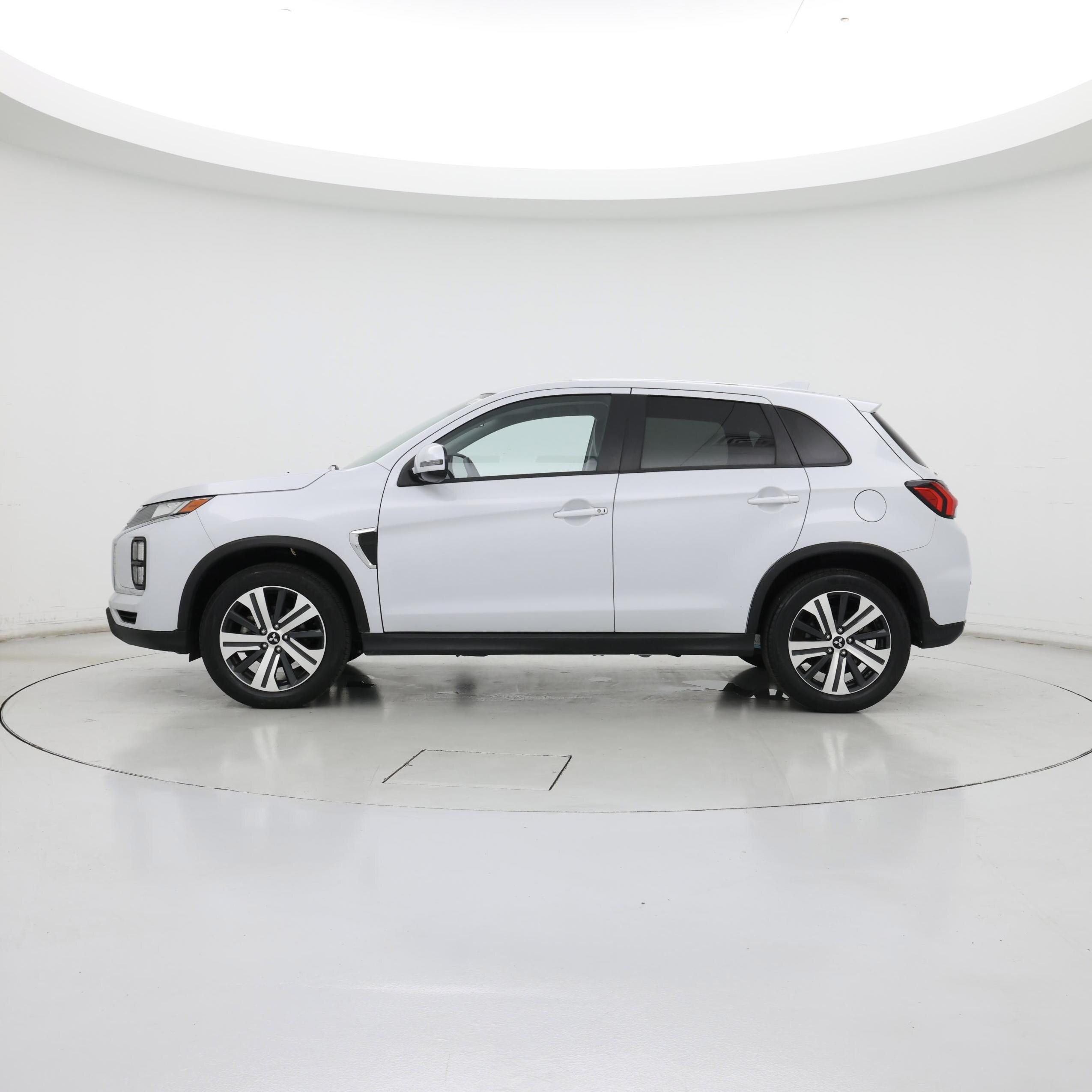 Thumbnail: 2023 Mitsubishi Outlander Sport - 3