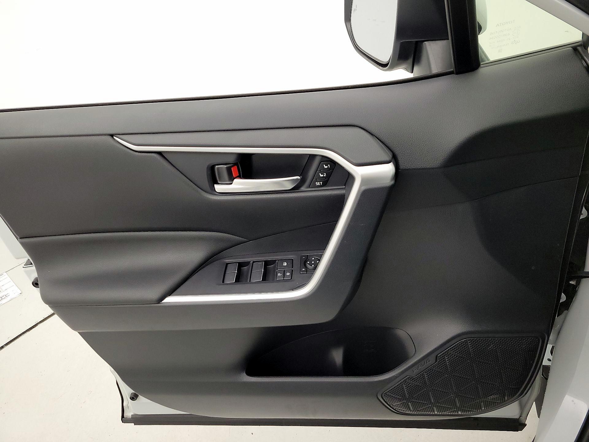 Thumbnail: 2023 Toyota RAV4 - 12