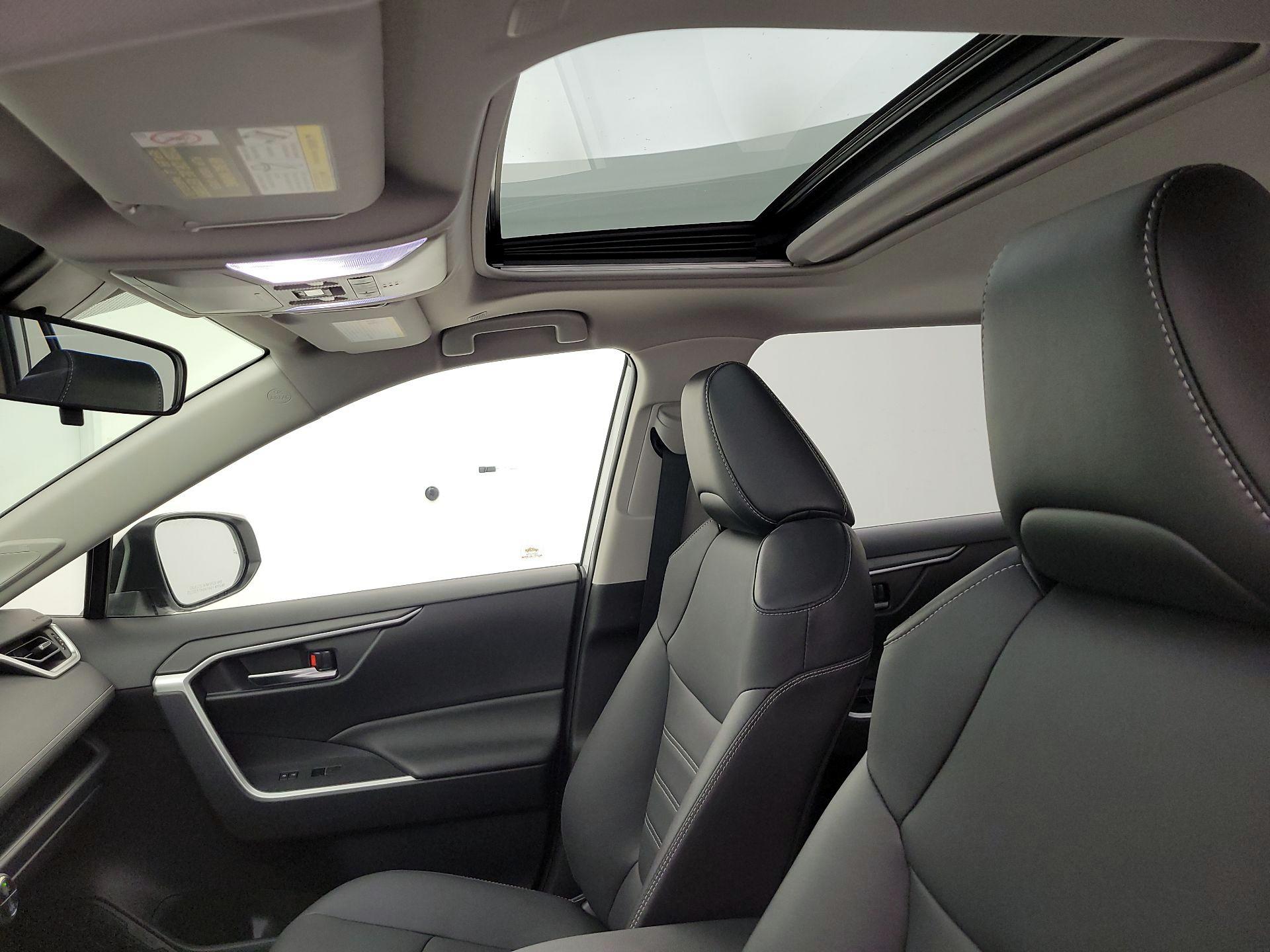 Thumbnail: 2023 Toyota RAV4 - 20