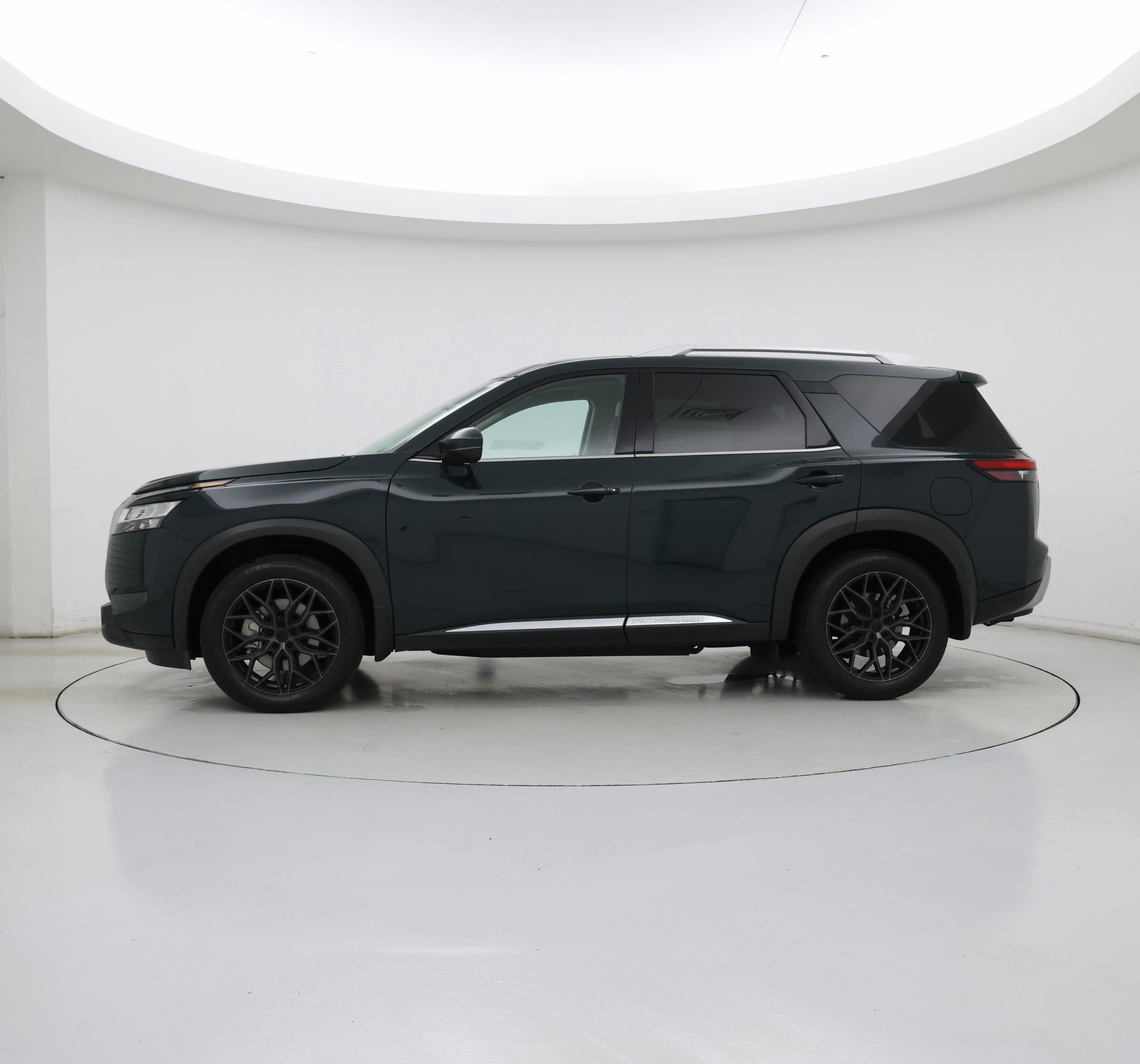 Thumbnail: 2024 Nissan Pathfinder - 3