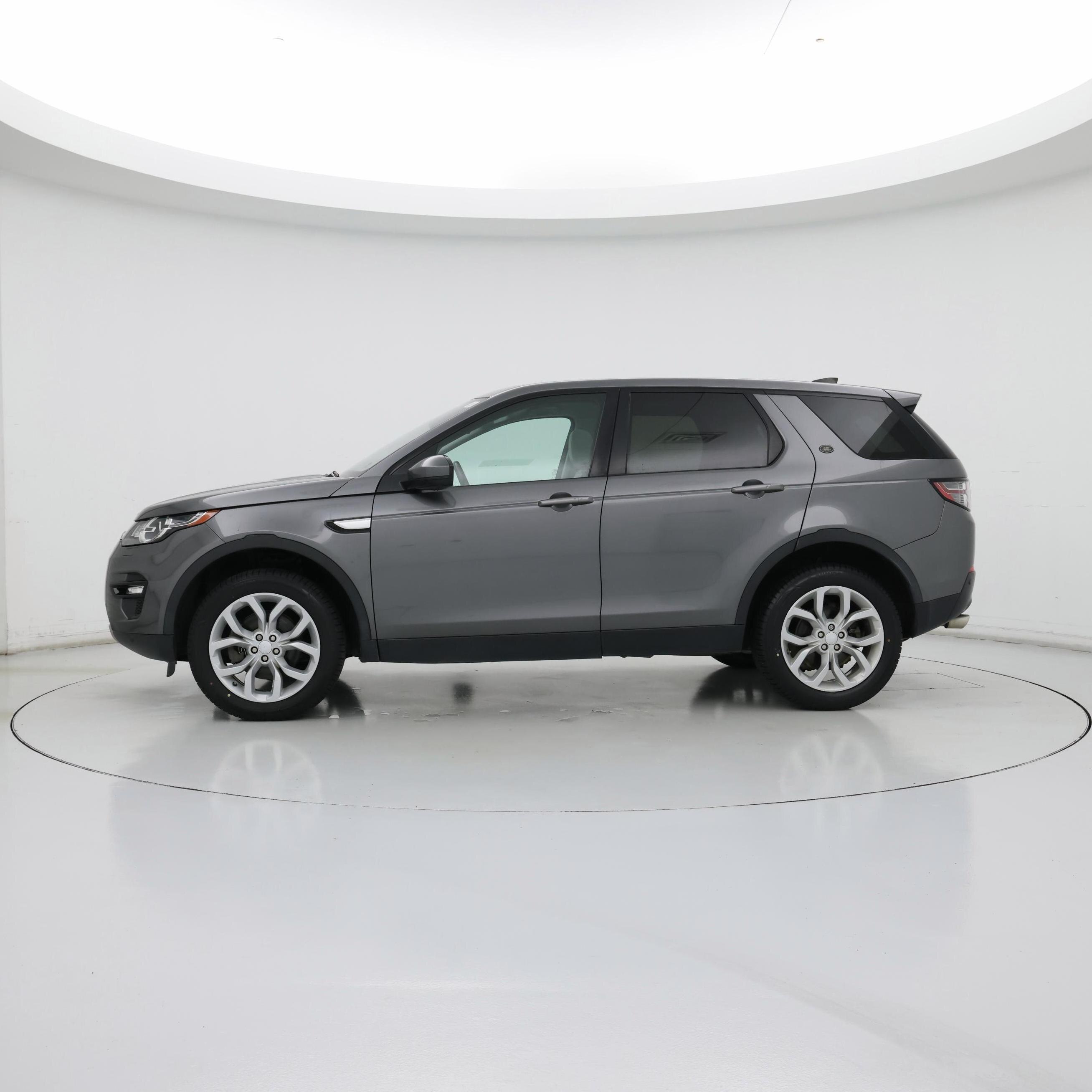 Thumbnail: 2018 Land Rover Discovery Sport - 3