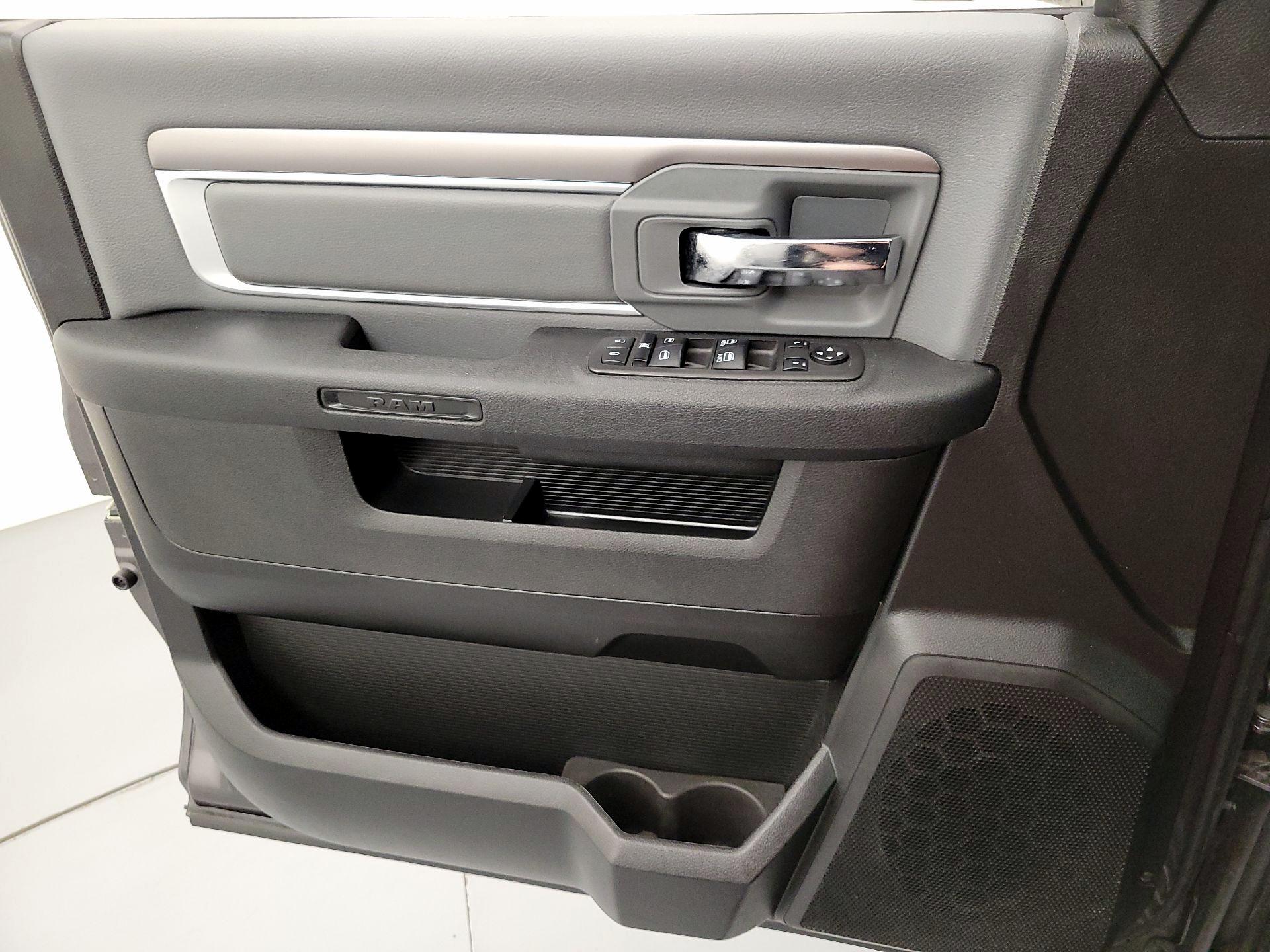 Thumbnail: 2023 RAM 1500 Classic - 12
