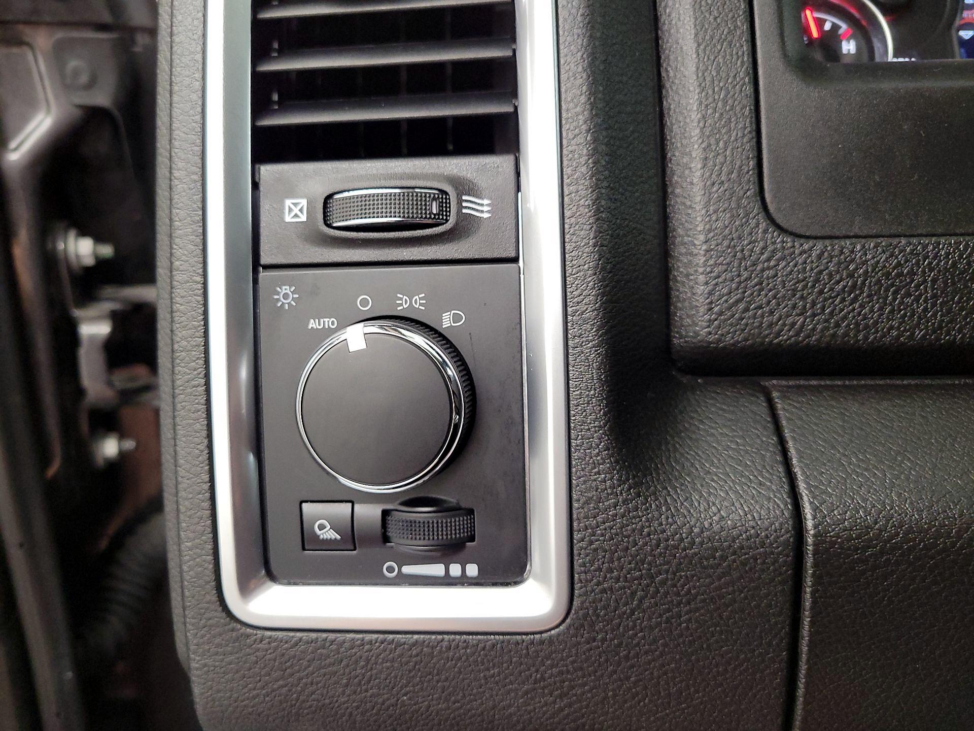Thumbnail: 2023 RAM 1500 Classic - 13