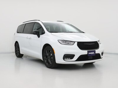 2024 Chrysler Pacifica Touring L -
                Minneapolis, MN