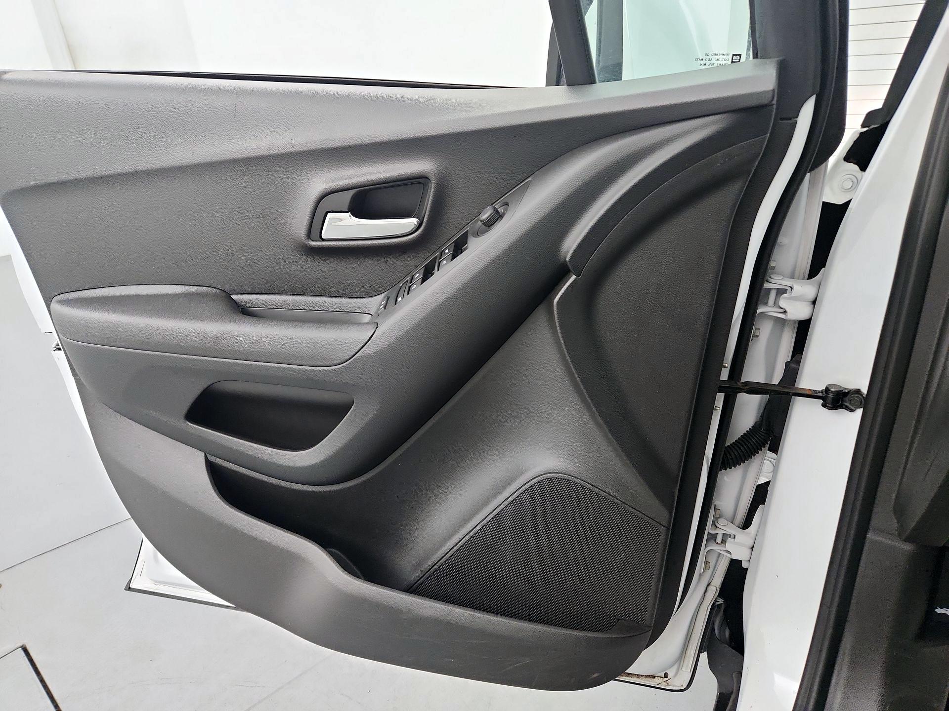 Thumbnail: 2019 Chevrolet Trax - 12