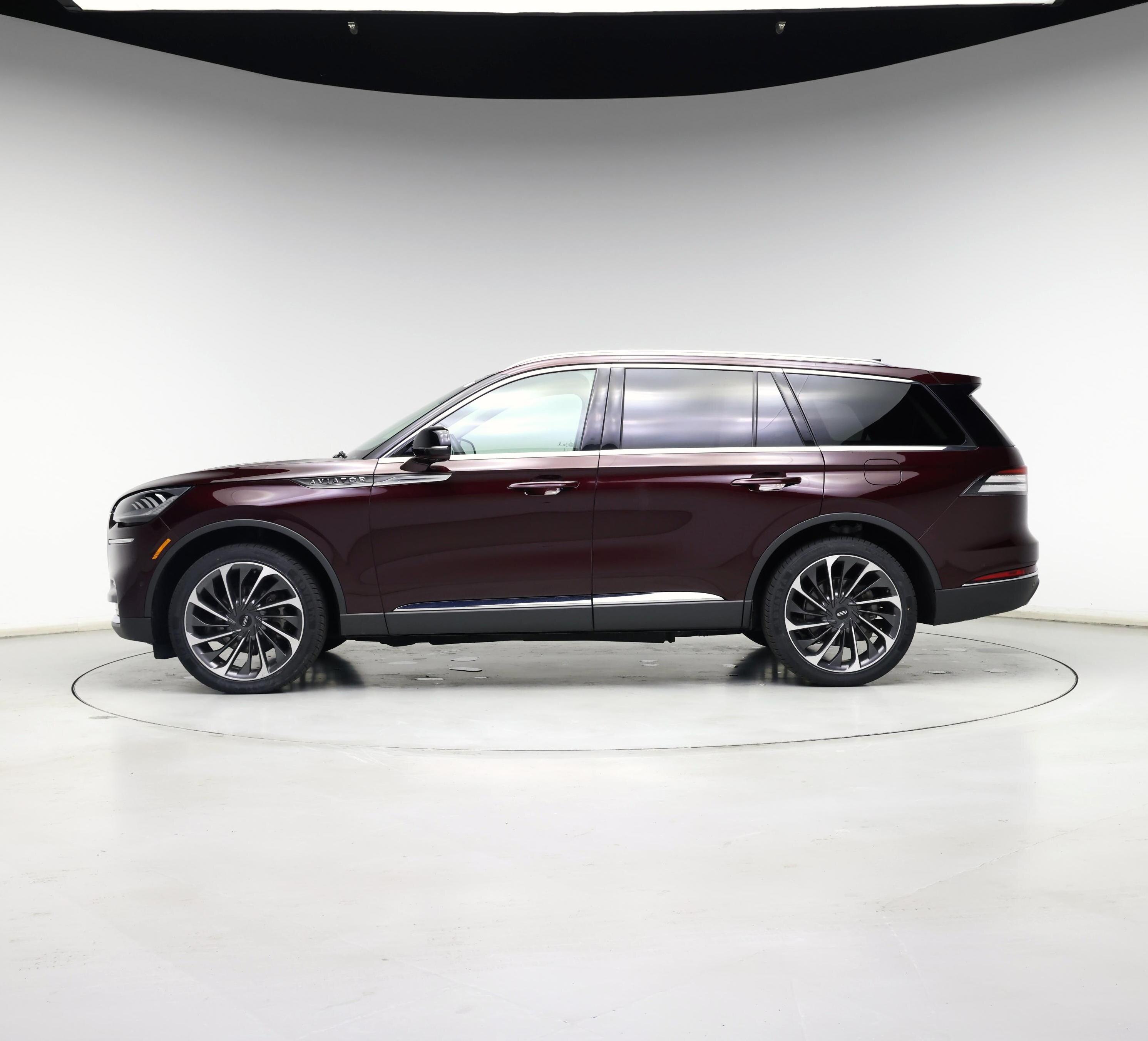 Thumbnail: 2022 Lincoln Aviator - 3