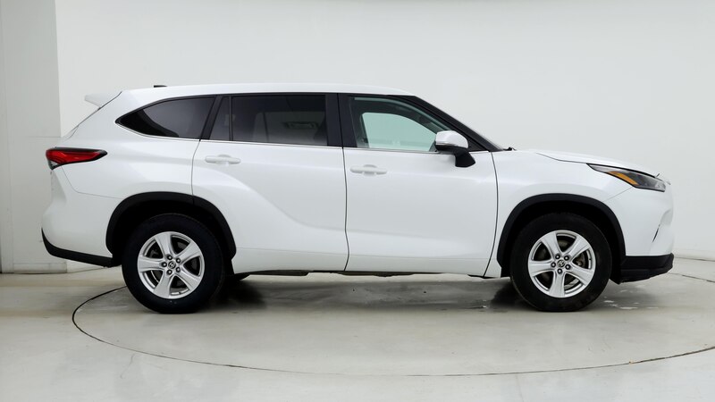 2023 Toyota Highlander LE 7