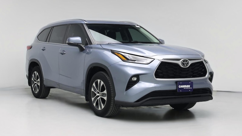 2021 Toyota Highlander XLE Hero Image