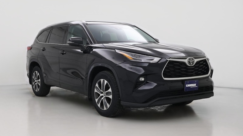 2022 Toyota Highlander XLE Hero Image