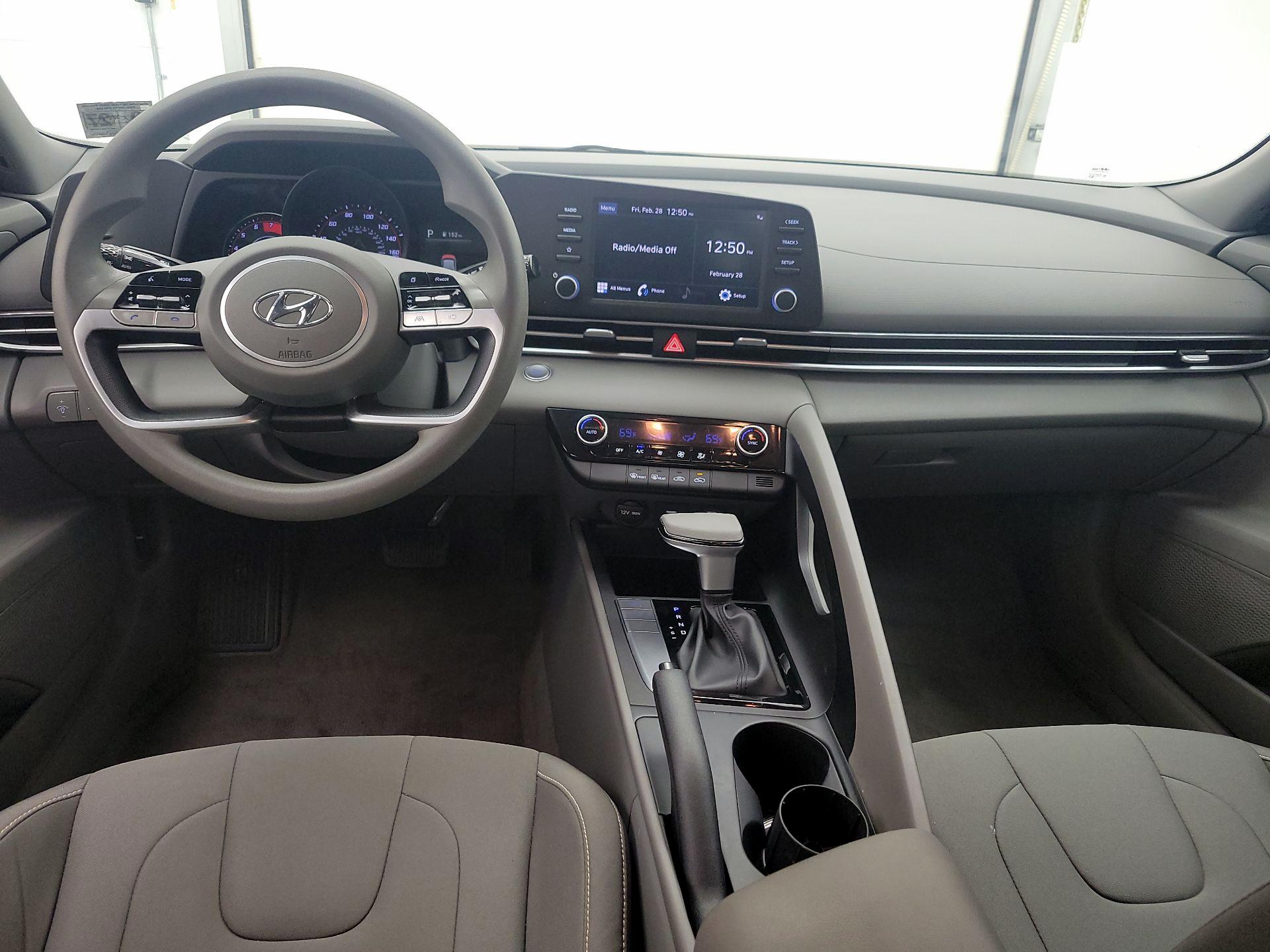 Thumbnail: 2023 Hyundai Elantra - 9