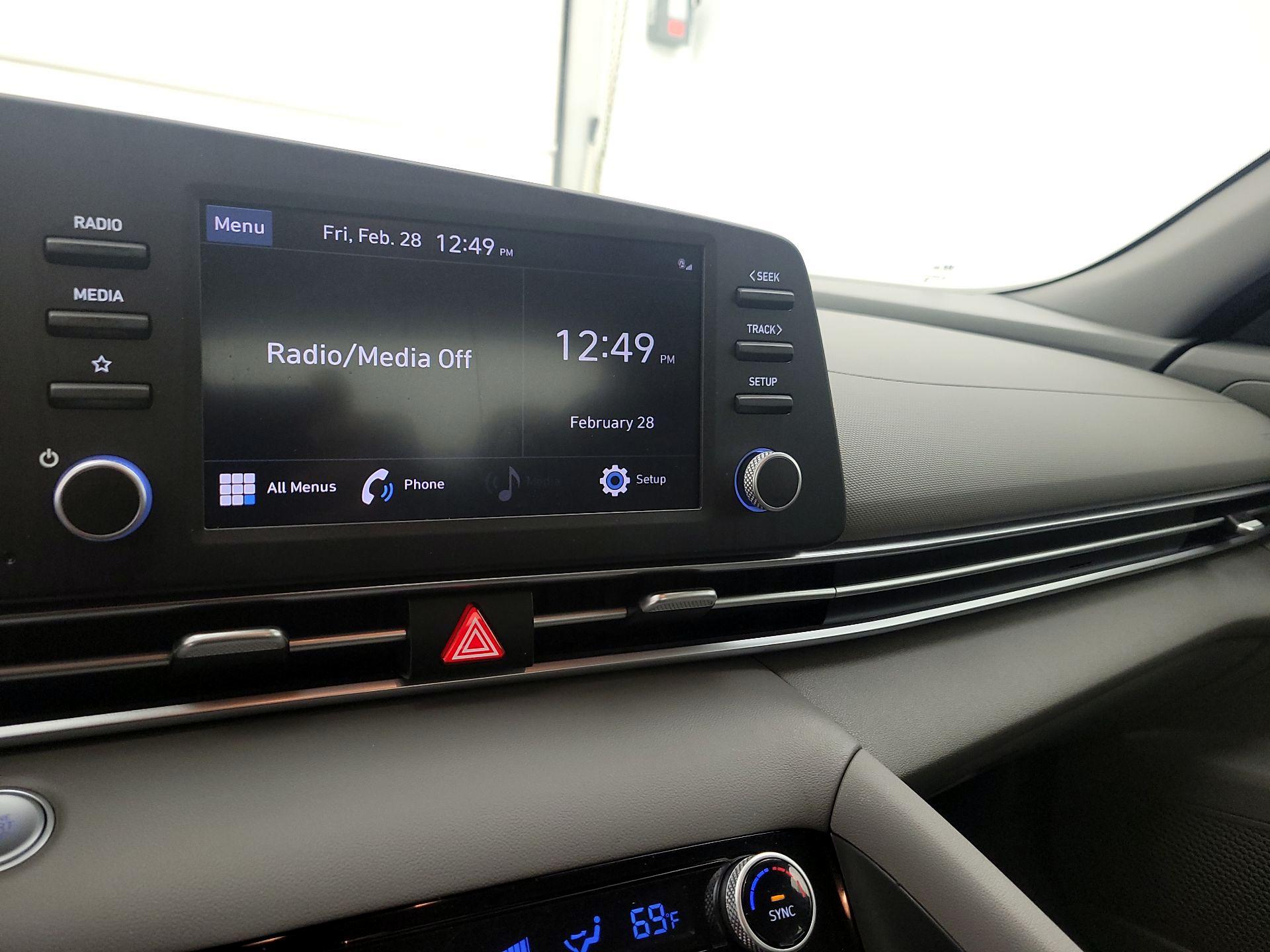 Thumbnail: 2023 Hyundai Elantra - 15