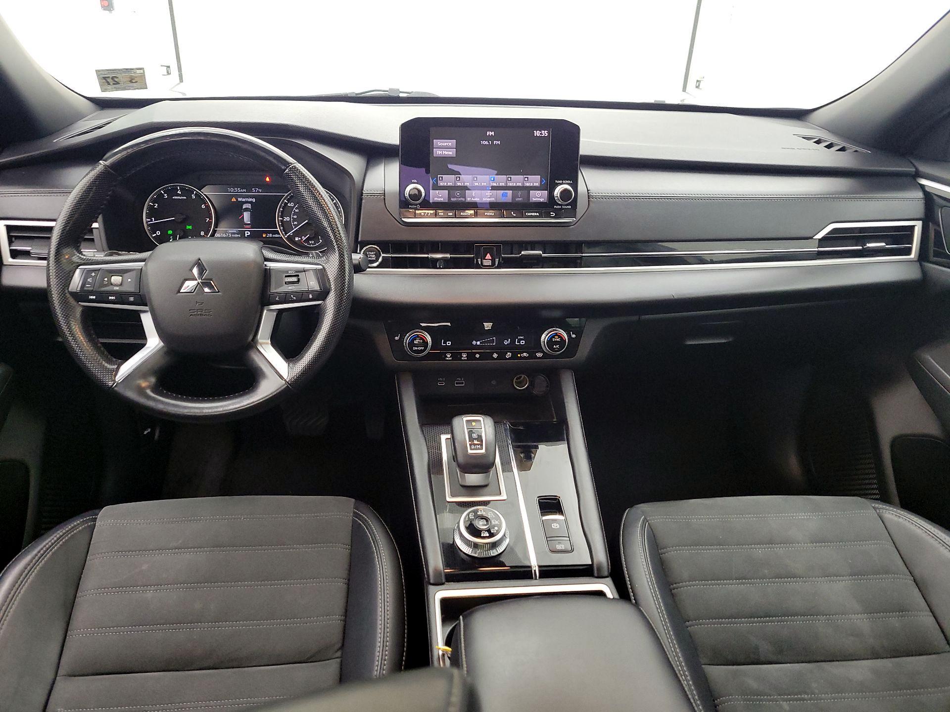 Thumbnail: 2022 Mitsubishi Outlander - 9