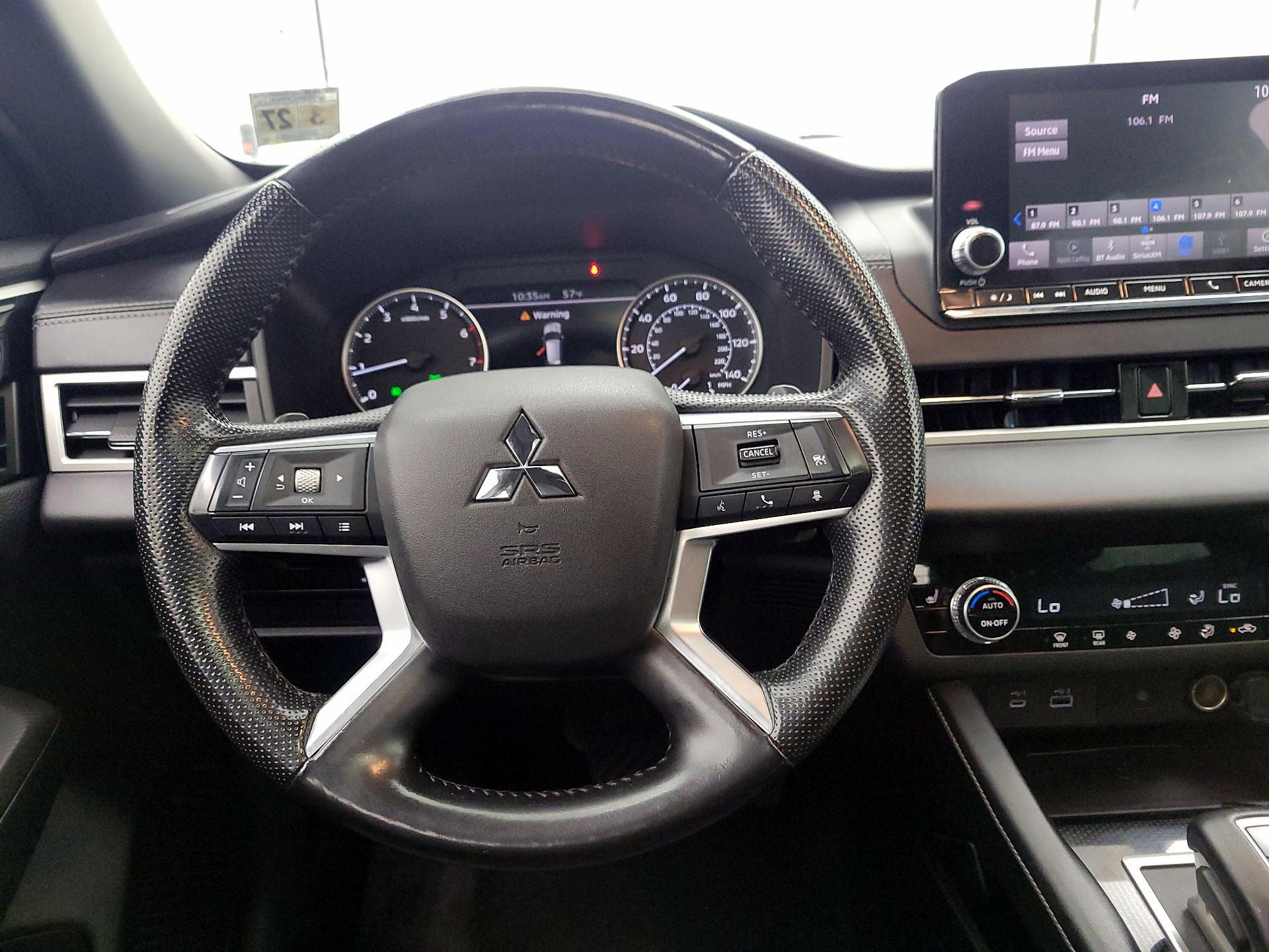 Thumbnail: 2022 Mitsubishi Outlander - 10
